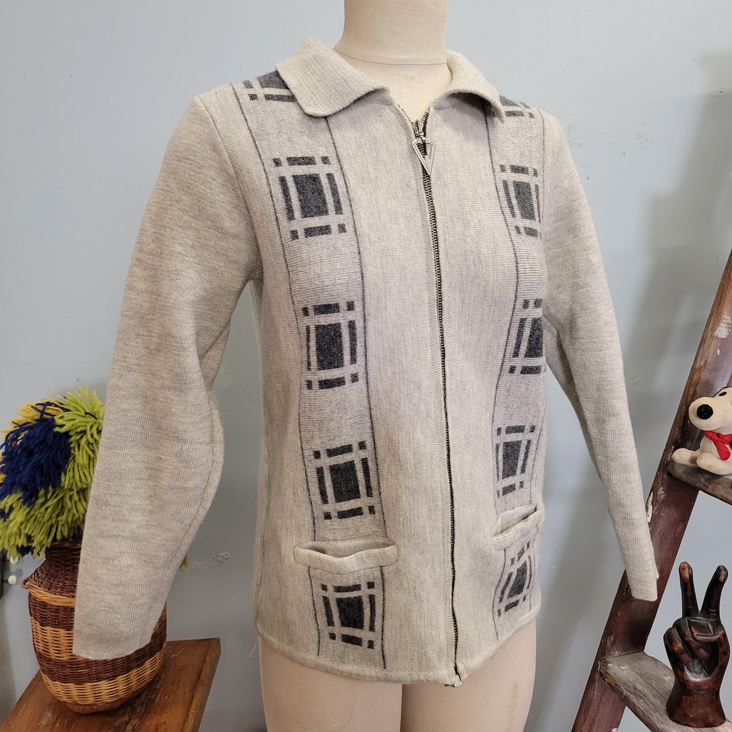 vtg 50s PATTERNED WOOL SWEATER // vintage zip up cardigan medium pointy collar oversized zipper preppy rockabilly prepster autumn winter top