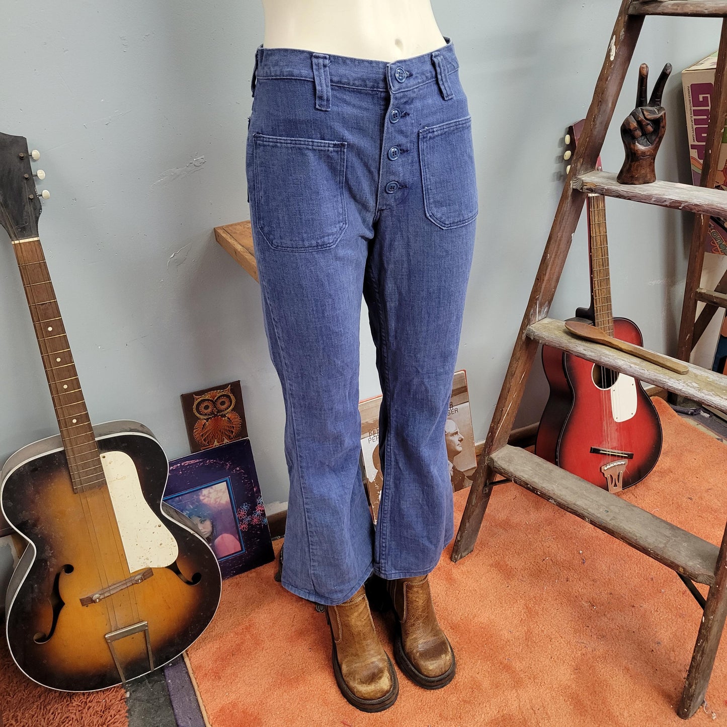 vtg 70s INDIGO KICK FLARES // vintage wranglers 31 soft indigo cropped flare pants bellbottoms mid rise button fly retro hippie mod jeans
