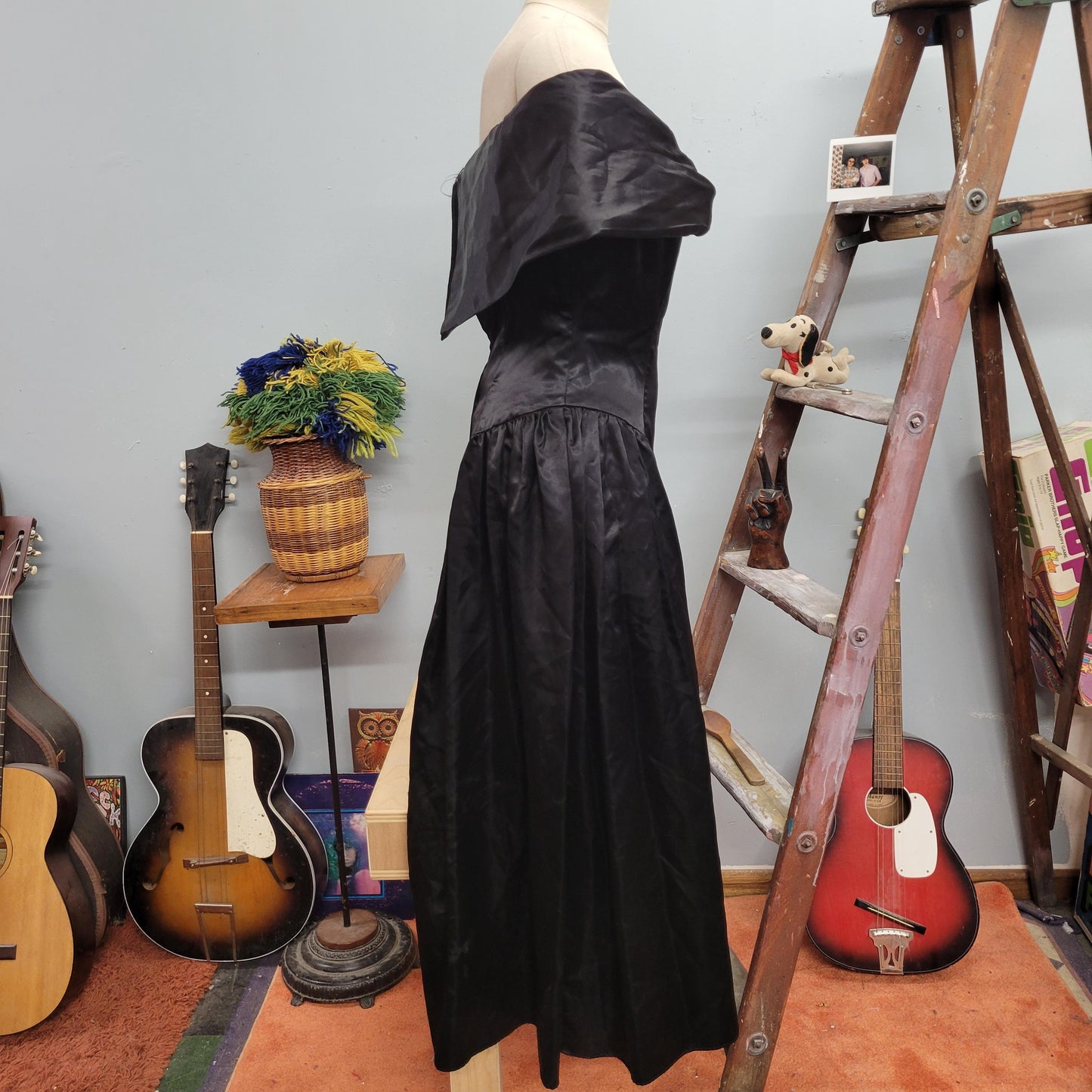 vtg 80s OFF SHOULDER SATIN Dress // vintage size 15 womens medium inky black bow tie sweetheart fit n flare full length witchy flowy gown