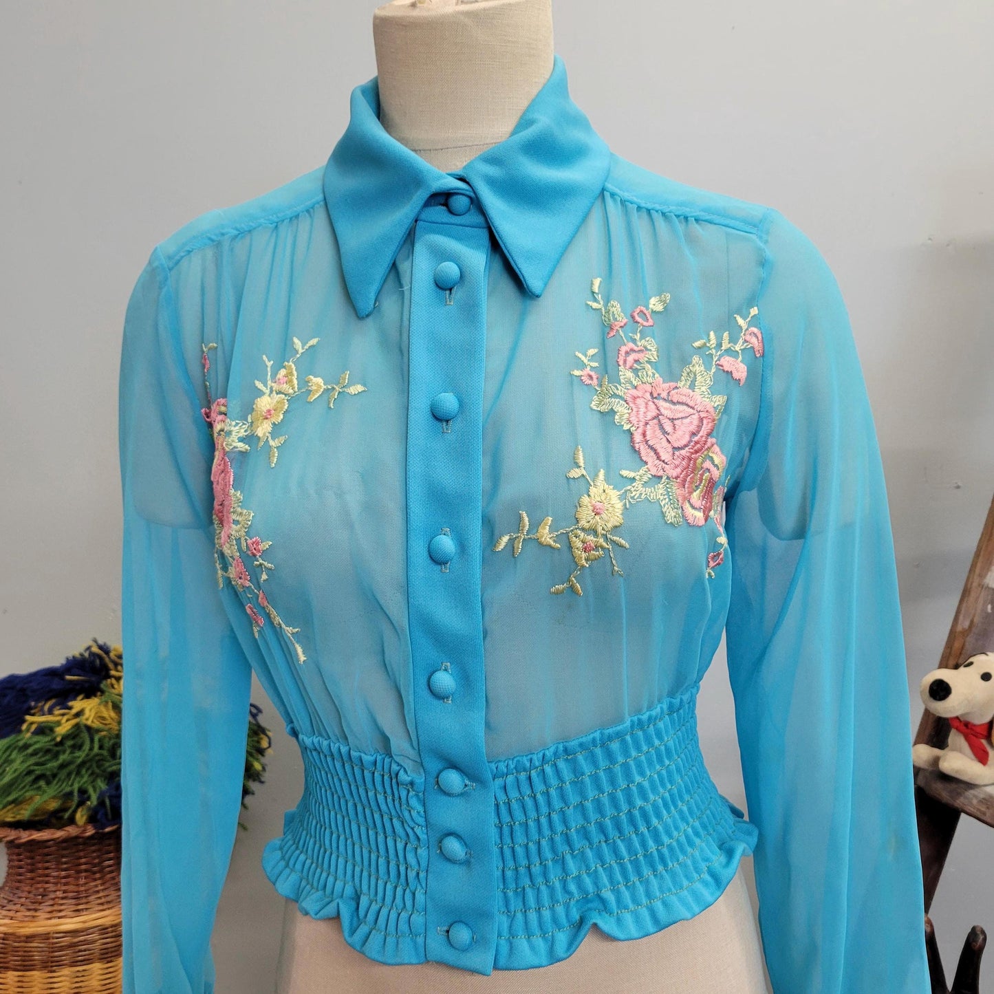 vtg 70s MESH EMBROIDERED TOP // vintage sheer bright blue floral stitch cute pointy collar retro mod hippie kitschy cropped pastel blouse