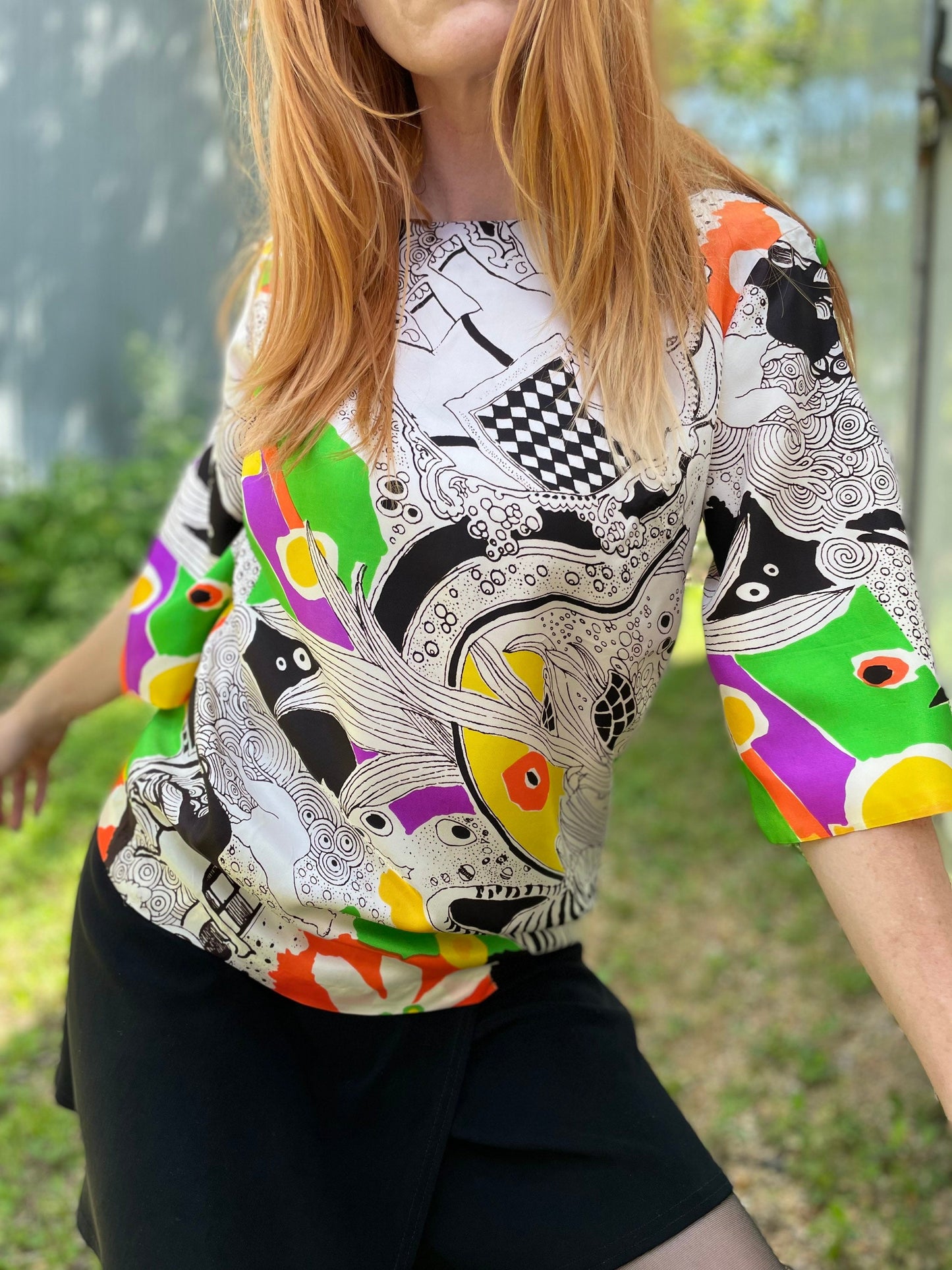 vtg 70s PSYCHEDELIC PATTERN TOP // vintage animal print flare sleeve flowy blouse wild art print hippy psych quarter sleeve slinky shirt