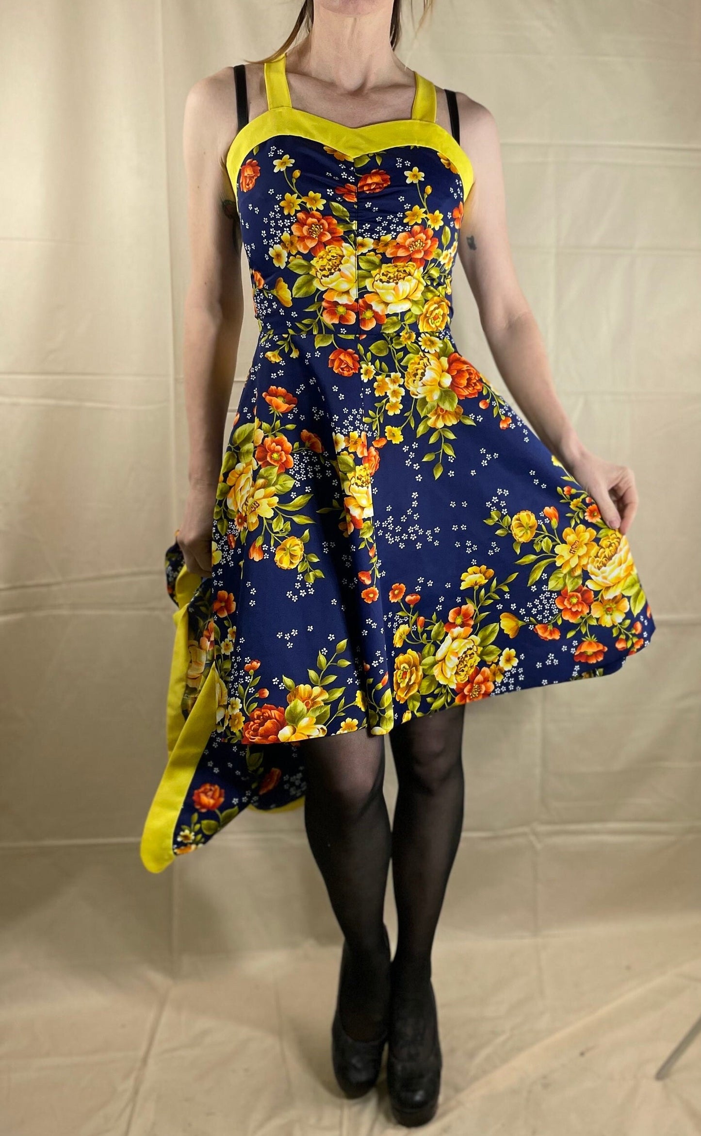 vtg 70s CUTE 2 PIECE MINI Dress & Shrug //  floral sweetheart neckline blue yellow a line flowy tank dress bright mod kitschy autumn twee