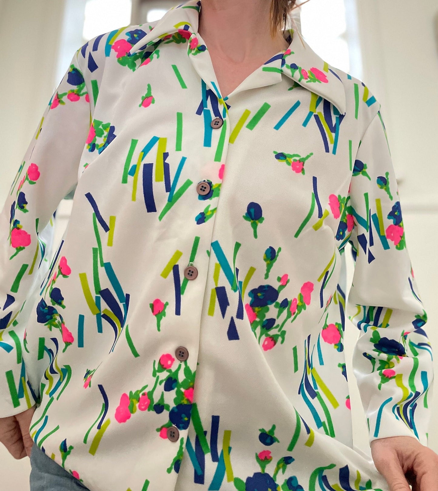 vtg 70s TULIP PRINT TOP // tulip bouquet all over print mod hippie pop art button up polyester retro roller disco saturday night fever dance