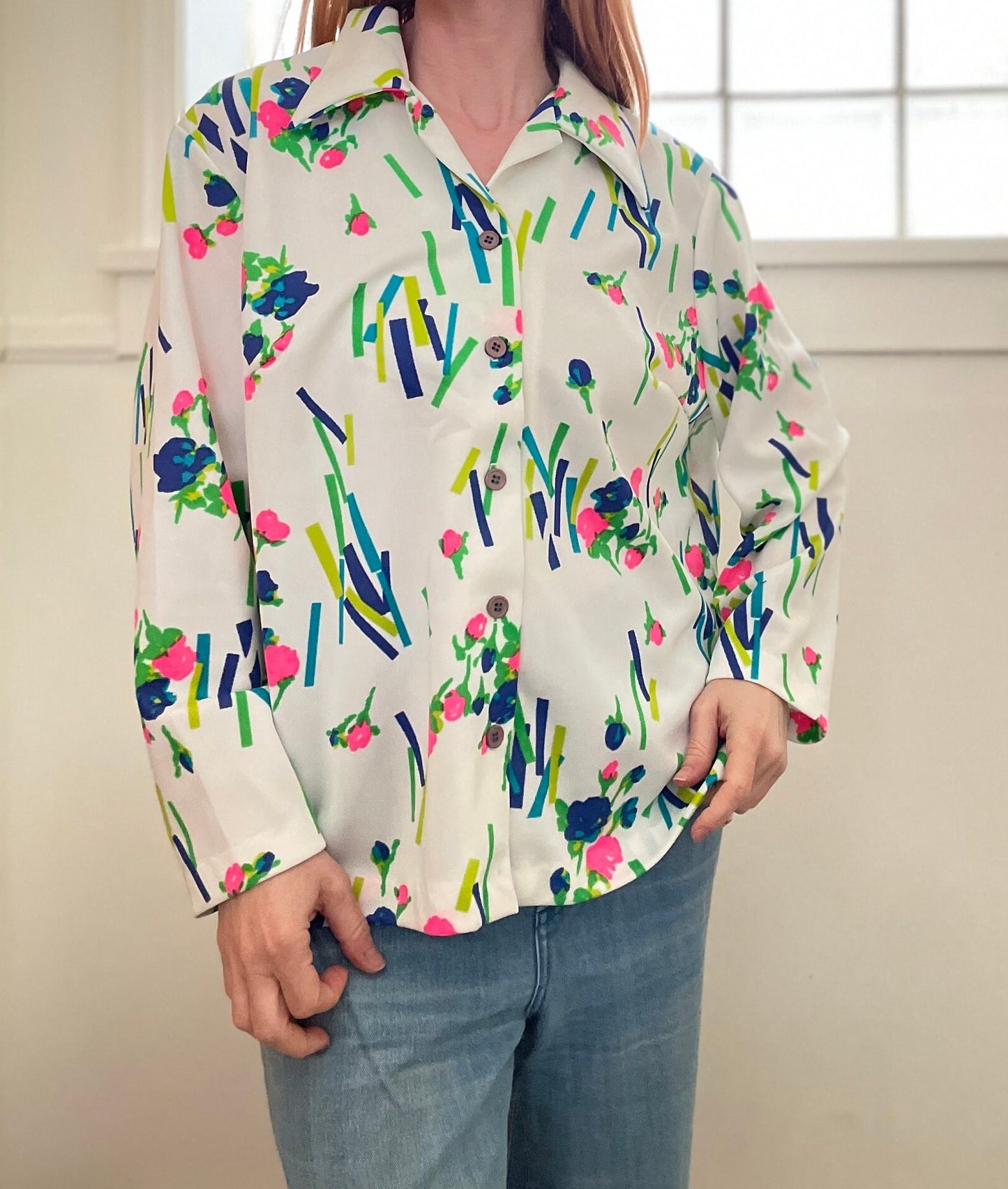 vtg 70s TULIP PRINT TOP // tulip bouquet all over print mod hippie pop art button up polyester retro roller disco saturday night fever dance