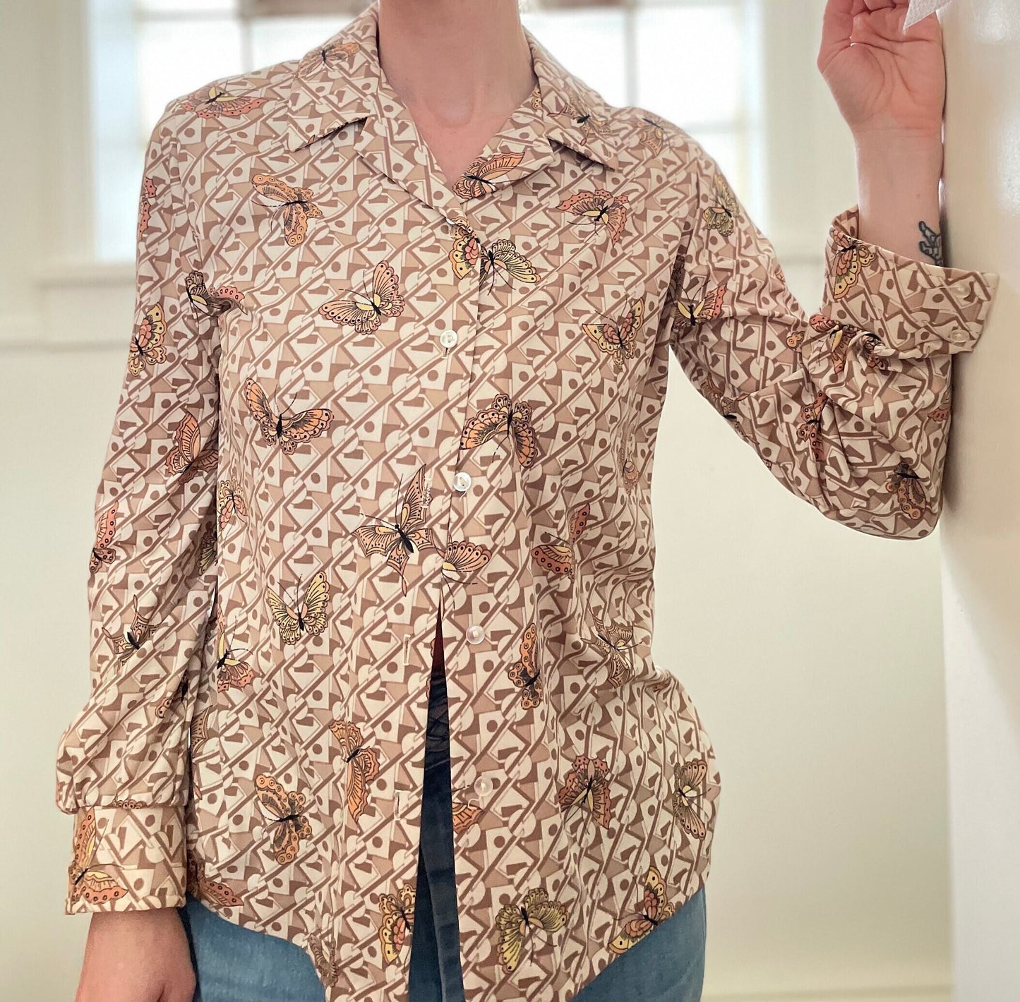 vtg 70s BUTTERFLY PATTERN TOP // retro all over print button up polyester abstract print blouse pointy collar mod hippie flowy psychedelic