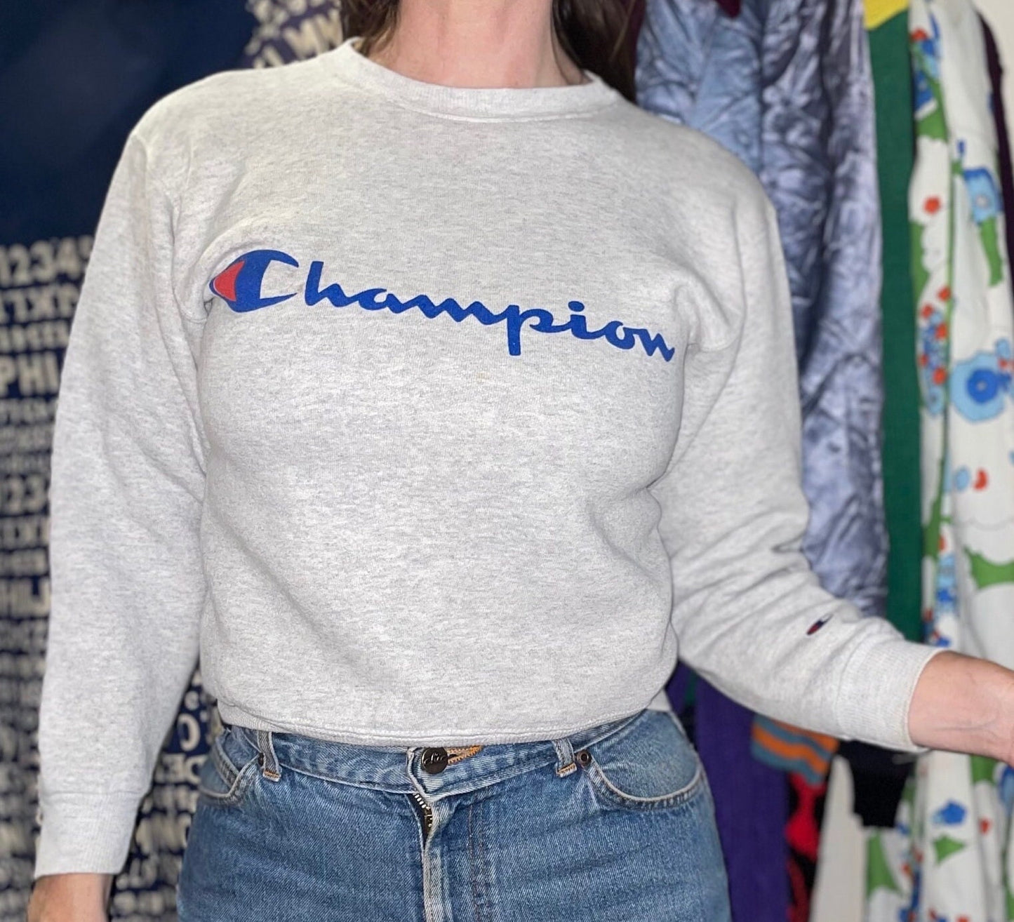 vtg 90s CHAMPION SWEATSHIIRT // fitted youth large USA Cropped shirt cursive spell out sporty white clean preppy name brand classic style