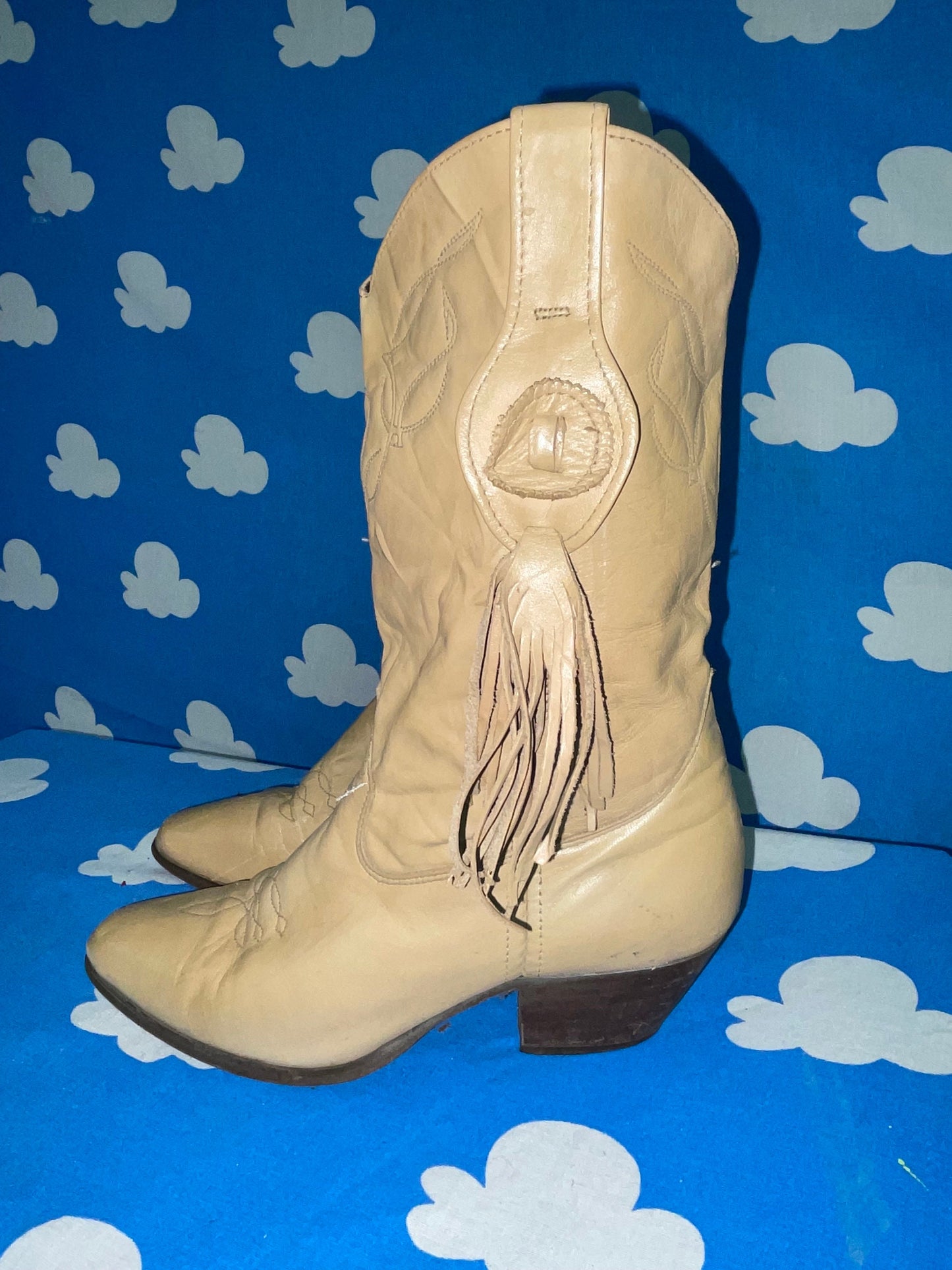 Vtg 70s BEIGE FRINGE BOOTS / 80s boho madonna punk western cowboy cowgirl tan leather pointy toe ankle boots autumn grunge baby doll dress