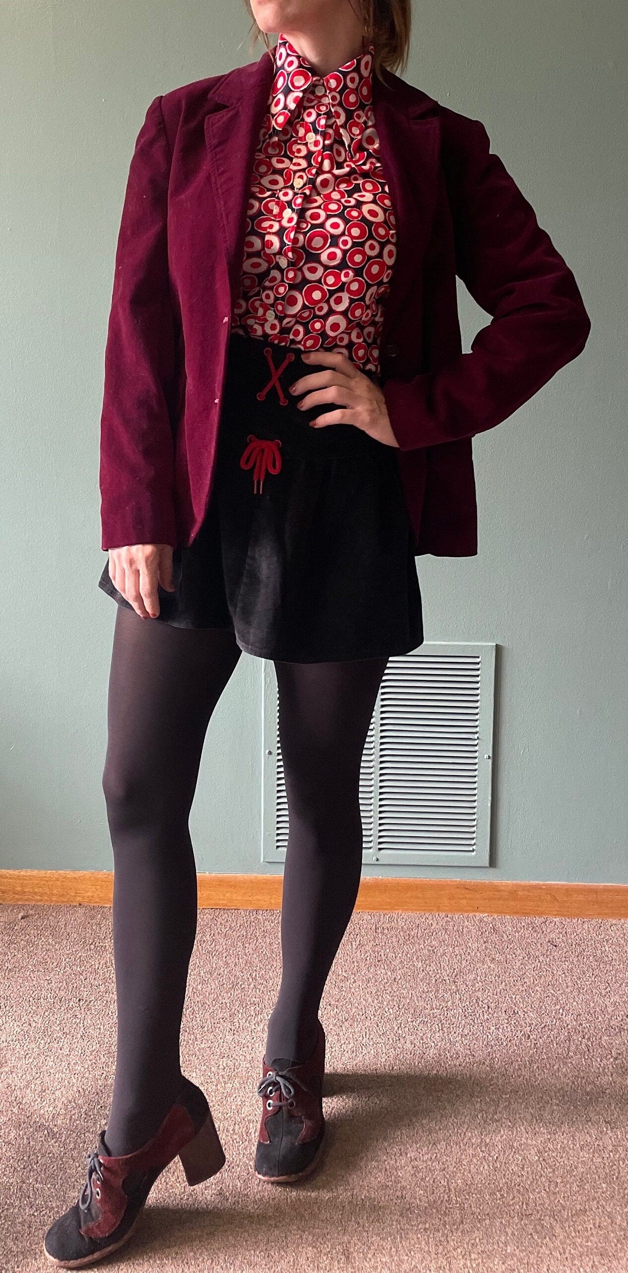 vtg 70s BURGUNDY VELVET BLAZER // vintage purple velvet dress coat professor style structured jacket sports coat business casual autumn vibe