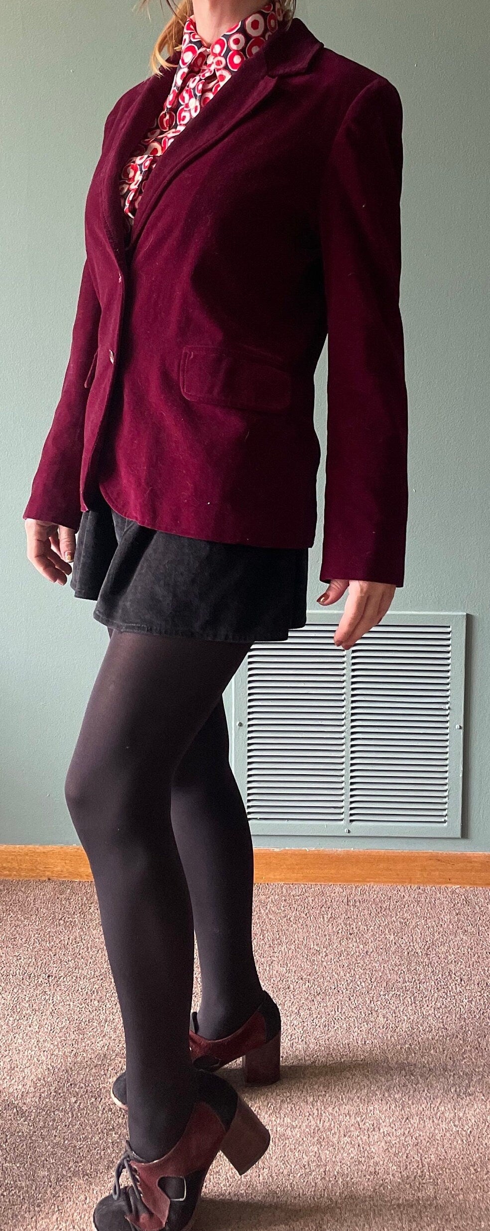 vtg 70s BURGUNDY VELVET BLAZER // vintage purple velvet dress coat professor style structured jacket sports coat business casual autumn vibe