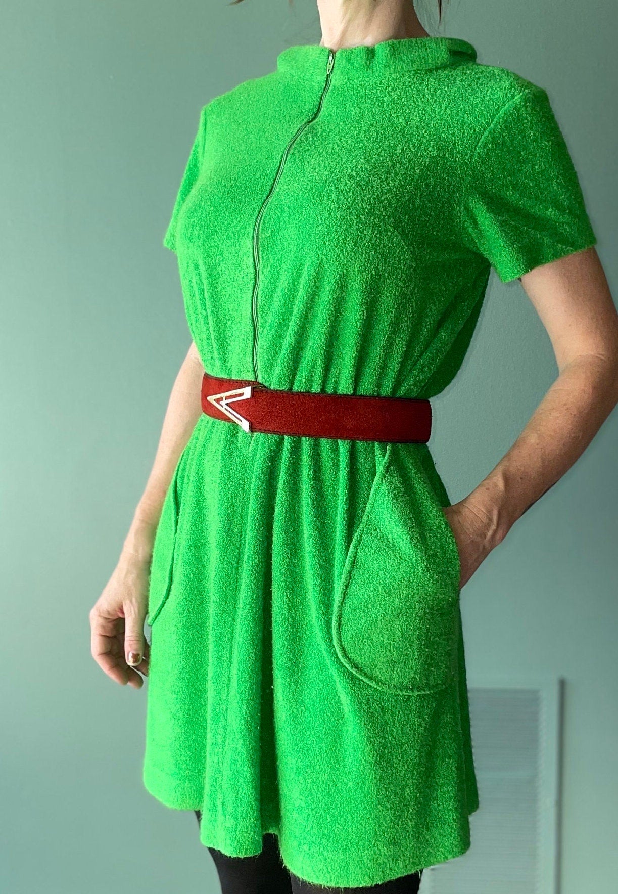 vtg 70s GREEN TERRY CLOTH // vintage mini dress mod tent dress loose fit with pockets bright neon green towel dress fuzzy textured cover up