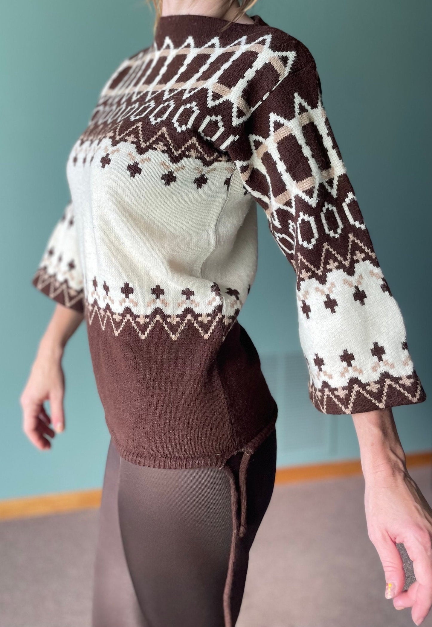 vtg 70s ABSTRACT PATTERN SWEATER // vintage pure gould usa sidney gould womens small flare sleeve tie waist cropped peplum autumn sweater