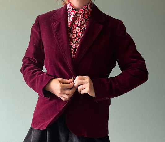 vtg 70s BURGUNDY VELVET BLAZER // vintage purple velvet dress coat professor style structured jacket sports coat business casual autumn vibe