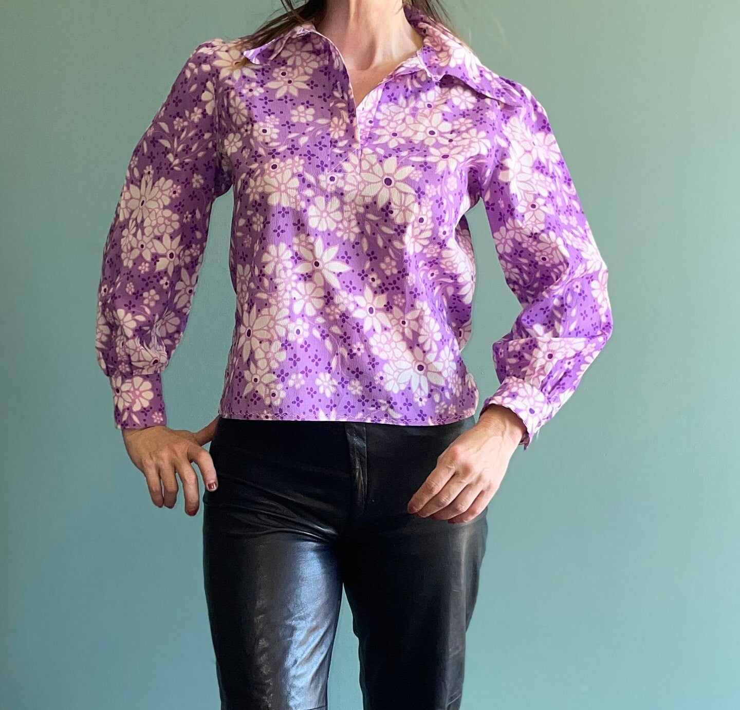 Vintage 70s LAVENDER FLORAL TOP // vintage jc penney medium autumn jewel tones retro pointy collar blouse semi sheer psychedelic fall top