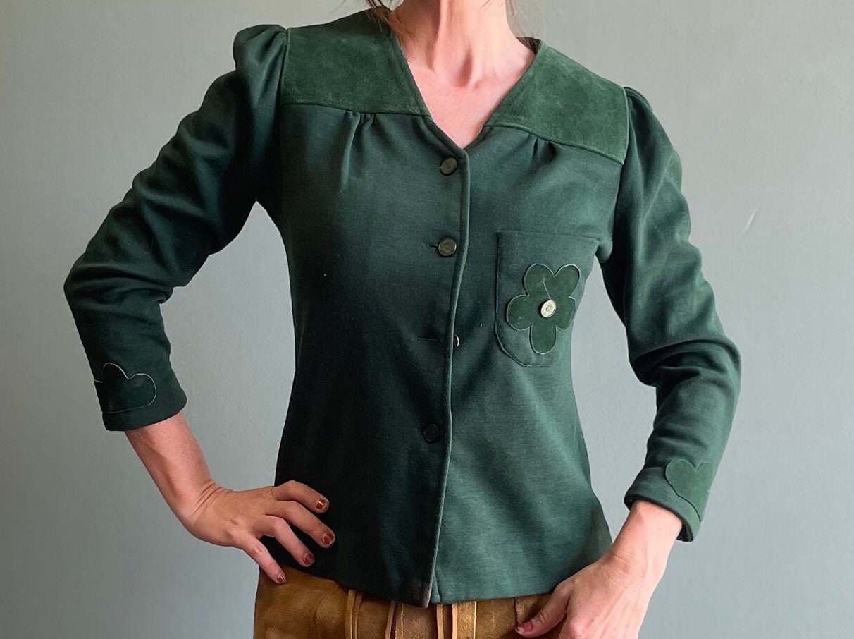 vtg 70s SUEDE PATCHWORK JACKET // vintage green suede flower patches women's structured blazer autumn vibes earth tones fall fashion top