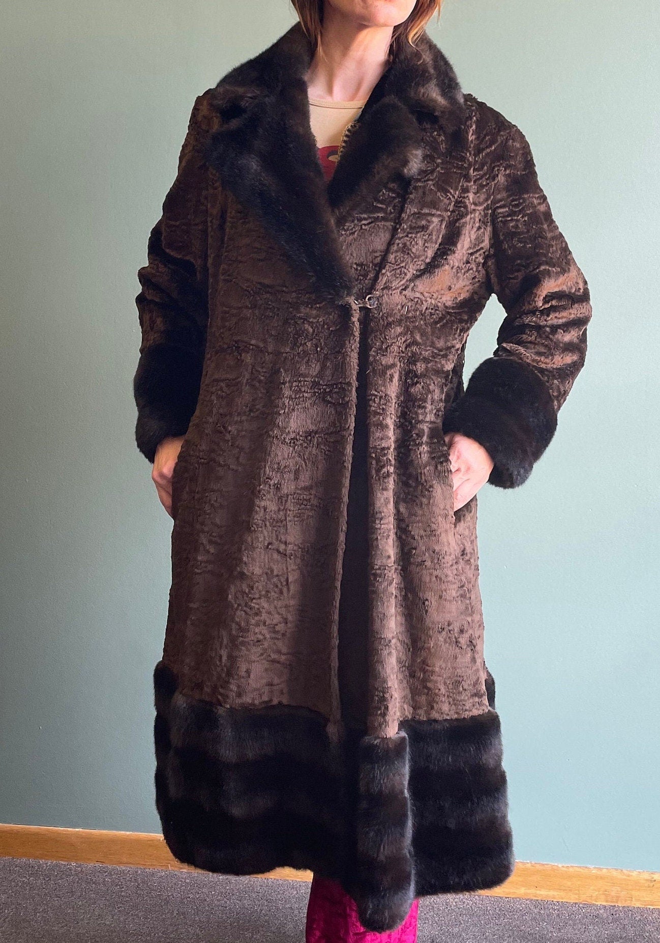 vtg 60s FUR TRIMMED COAT // vintage brown striped stroller coat made in england ribbed fur evening coat classy bougie theatrical penny lane