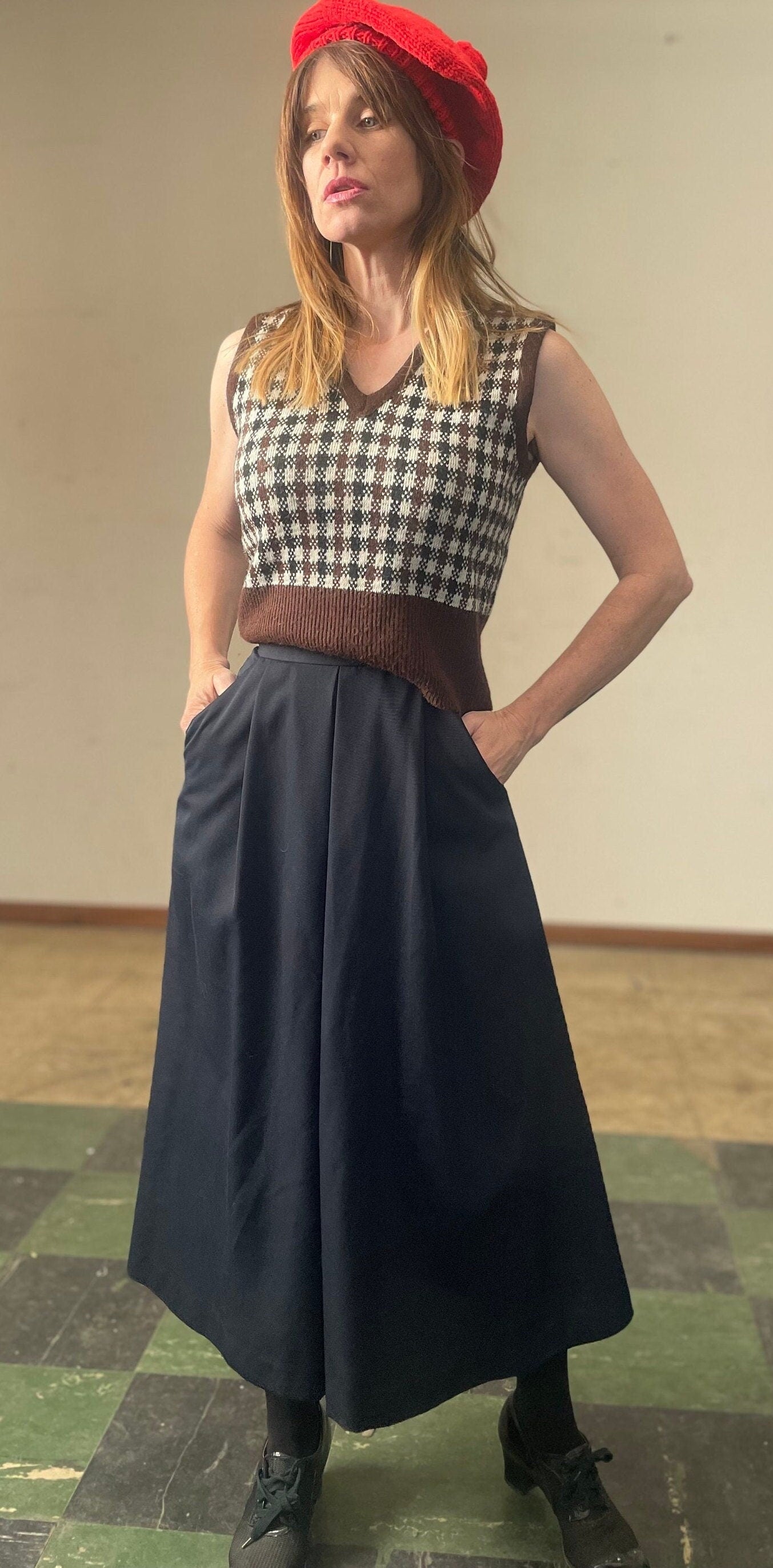 vtg 80s MID LENGTH SKIRT // vintage womens small navy blue skirt with pockets 70s preppy front pleat midi skirt flowy rayon minimalist style