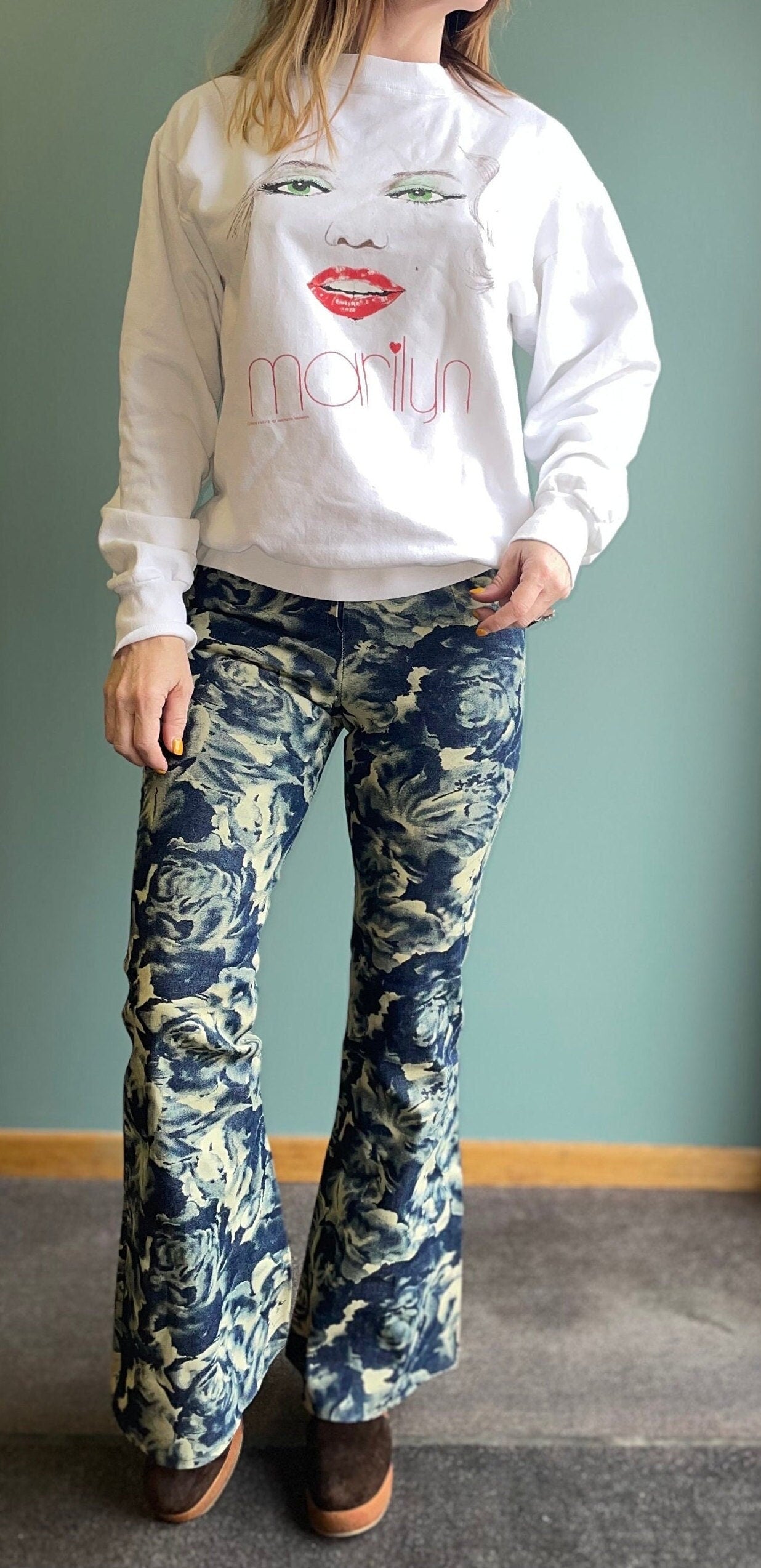 vtg 80s MARILYN MONROE SWEATSHIRT // big face aop sexy lips museum eyelashes jfk pin up 50s beauty pop art andy warhol art print limited
