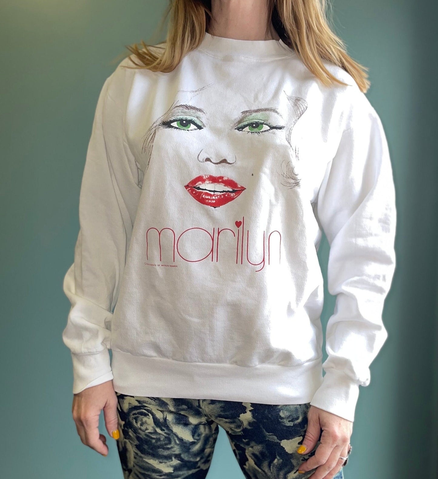 vtg 80s MARILYN MONROE SWEATSHIRT // big face aop sexy lips museum eyelashes jfk pin up 50s beauty pop art andy warhol art print limited