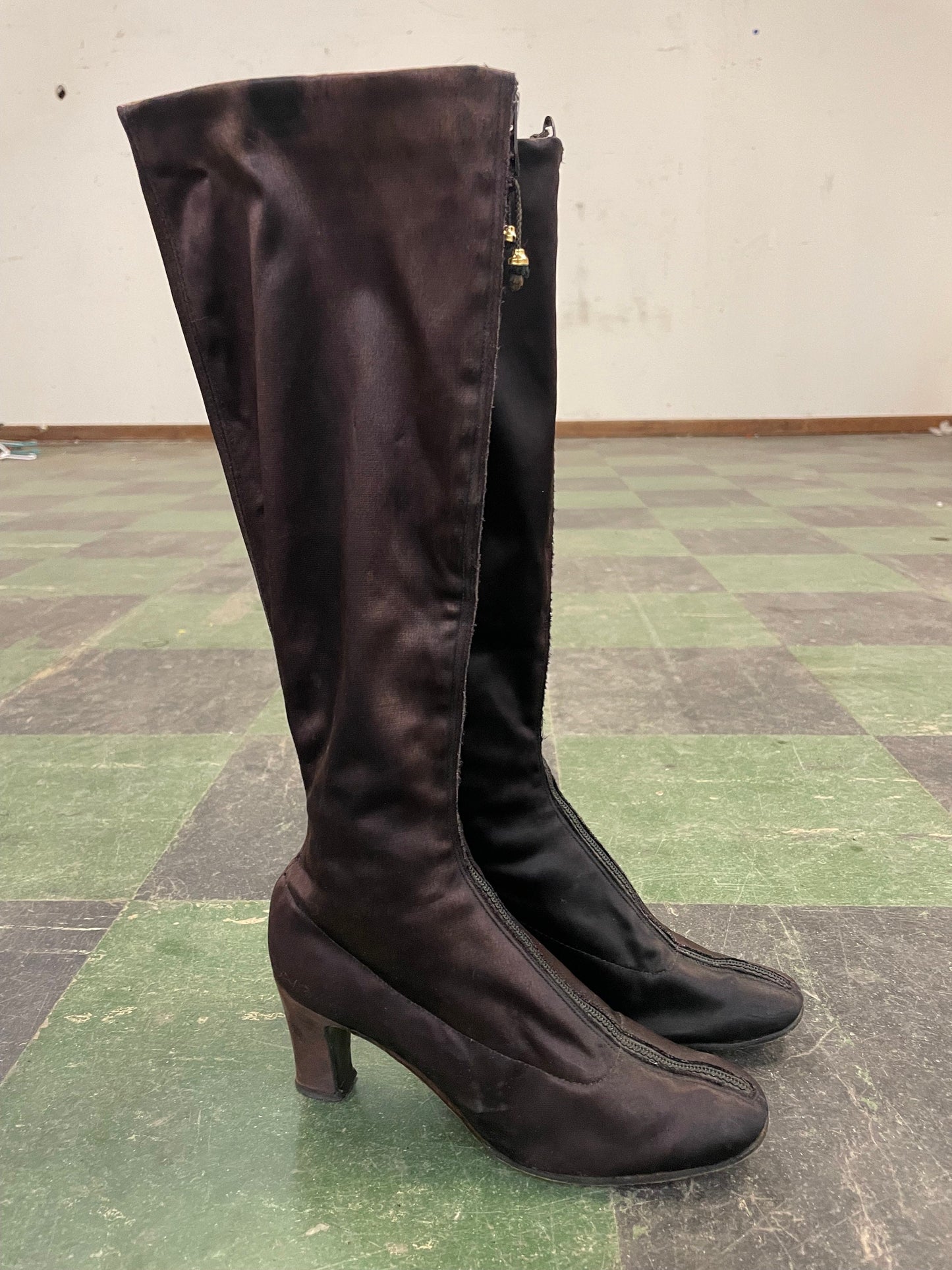 vtg 60s SHINY GO GO Boots // vintage size 7 tall zip up retro boots knee high 60s nancy sinatra mini dress reflective space age mod shoes