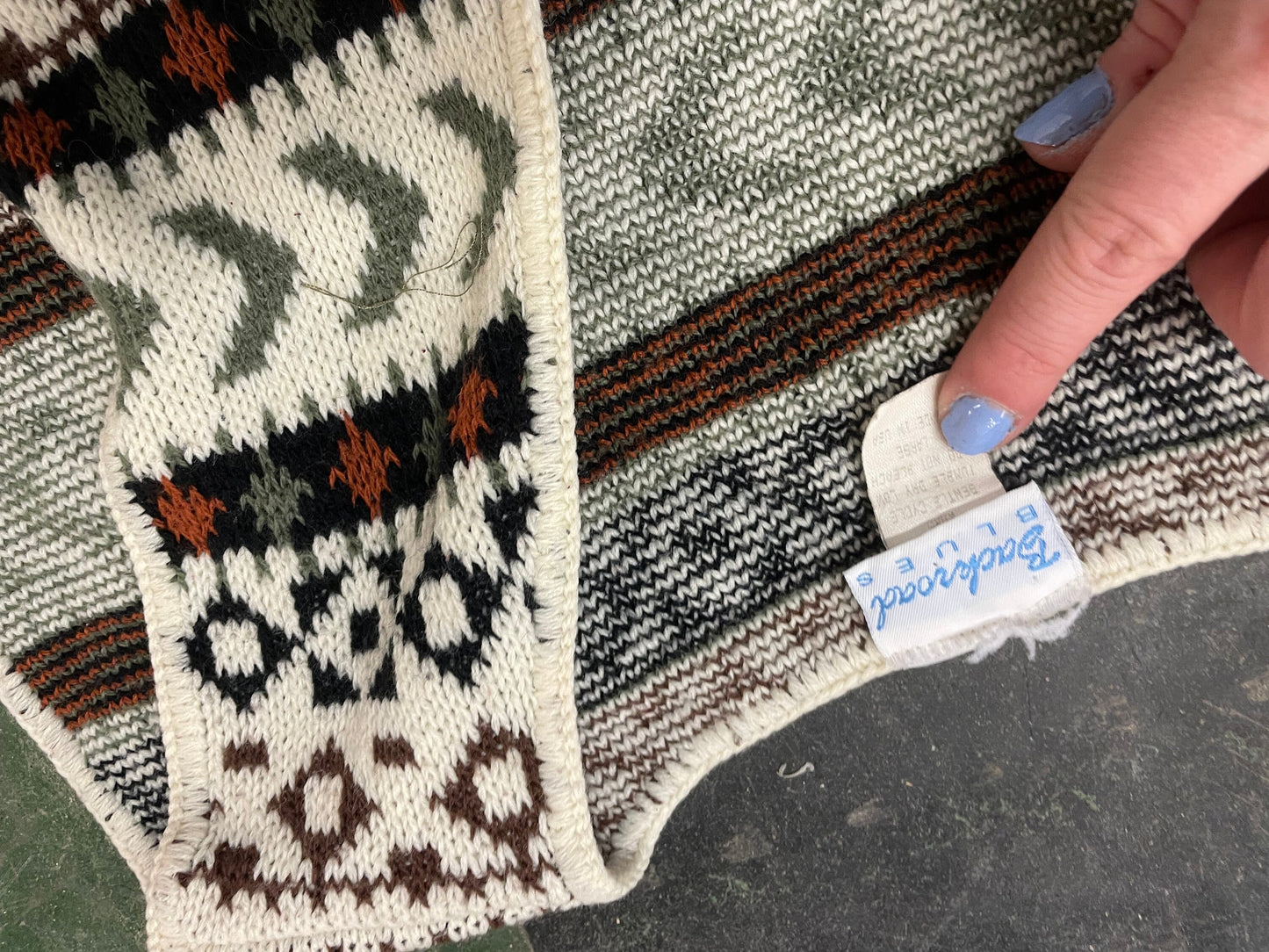 vtg 80s STRIPED SWEATER VEST // vintage abstract patterned button up layering top geometric all over print cropped knit autumn fall fashion