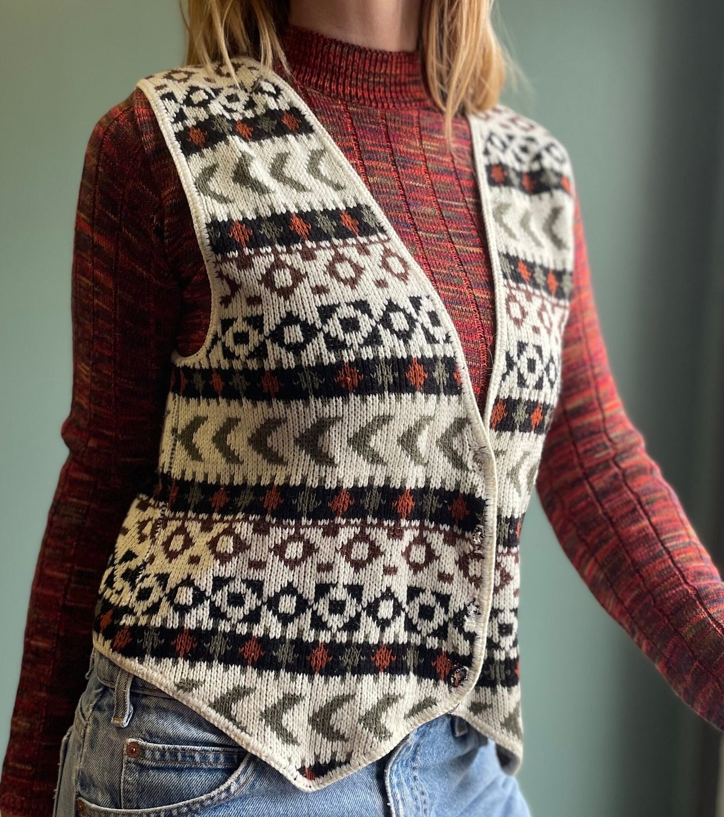 vtg 80s STRIPED SWEATER VEST // vintage abstract patterned button up layering top geometric all over print cropped knit autumn fall fashion