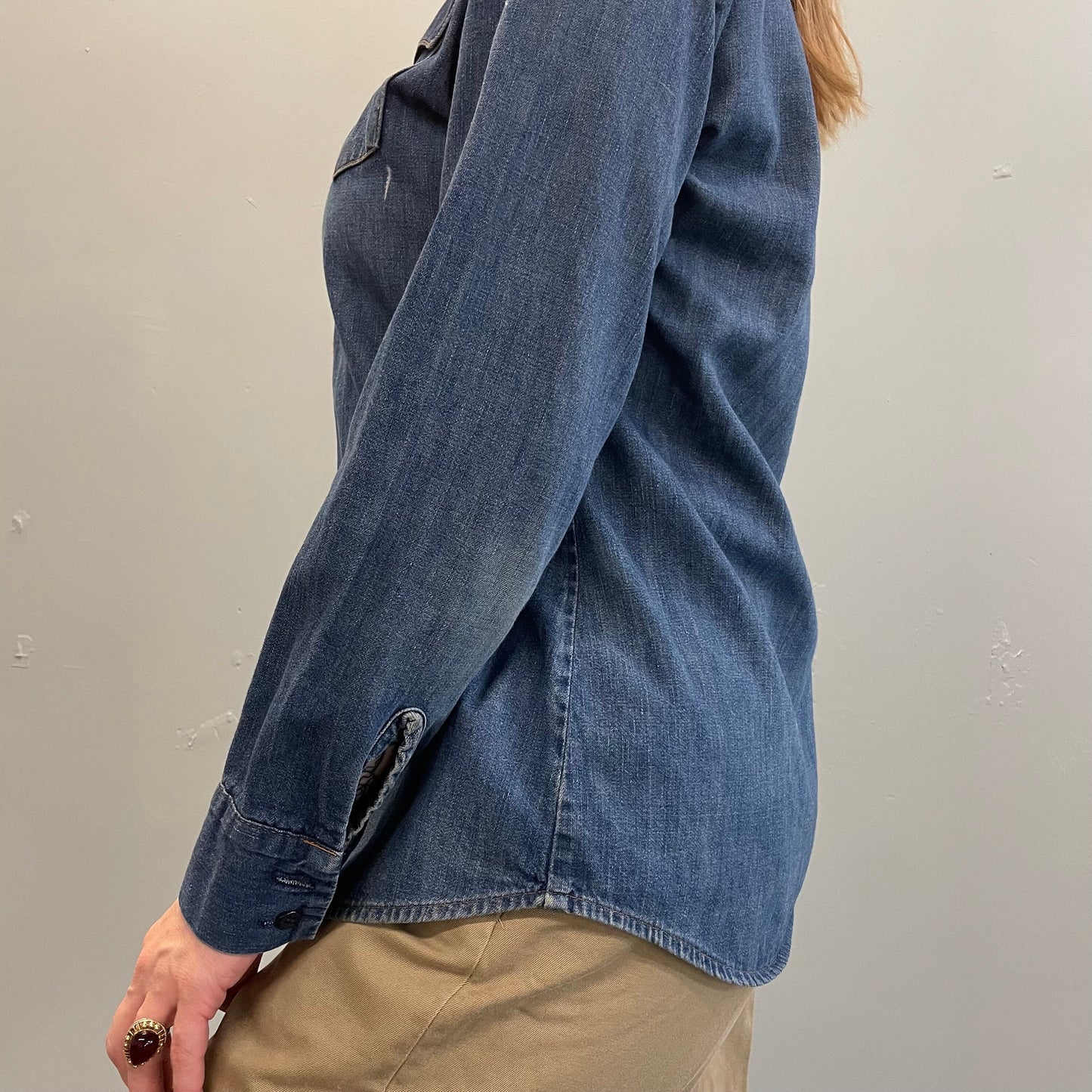 vtg 70s LEVIS FOR Gals Chambray nice fade western workwear denim blouse hippie pointy collar flowy preppy white stitch distressed
