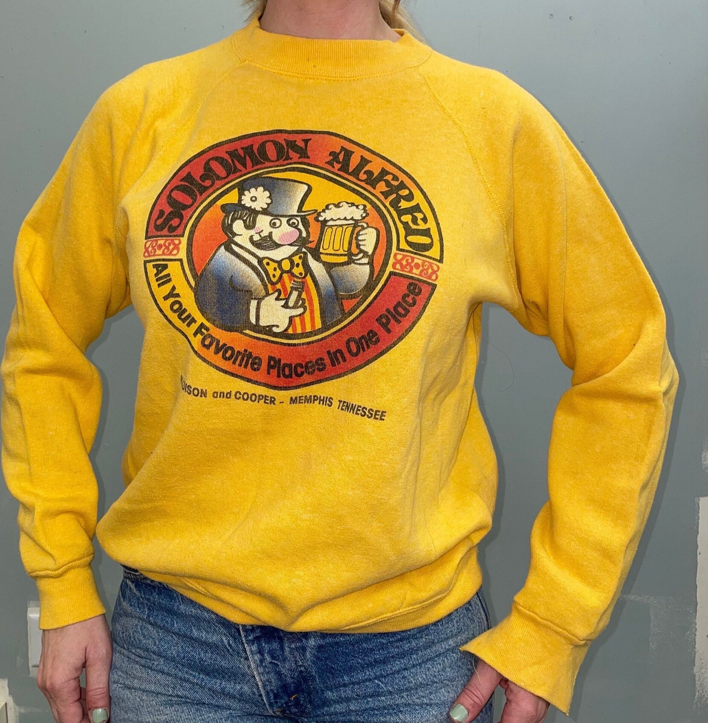 vtg 70s SOLOMON ALFRED'S SWEATSHIRT / vintage memphis bar restaurant memorabila beale street beer iron on yellow top retro double sided top