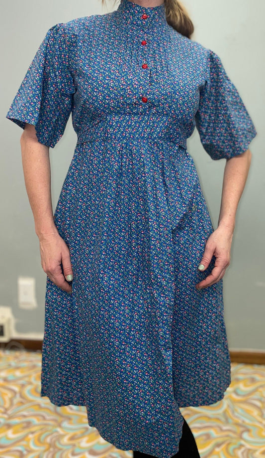 vtg 70s BLUE FLORAL POCKET Dress // vintage medium belted shift dress robbie bee red buttons calico prairie dress cottage core sweetheart