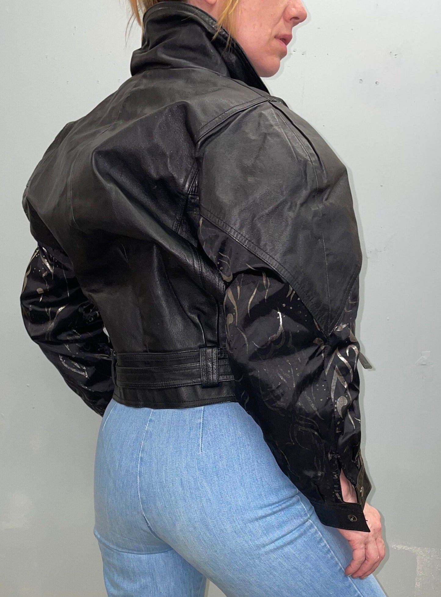 vtg 80s CROPPED LEATHER JACKET / vintage black & silver abstract print belted popped collar biker babe new wave glitter painted jacket