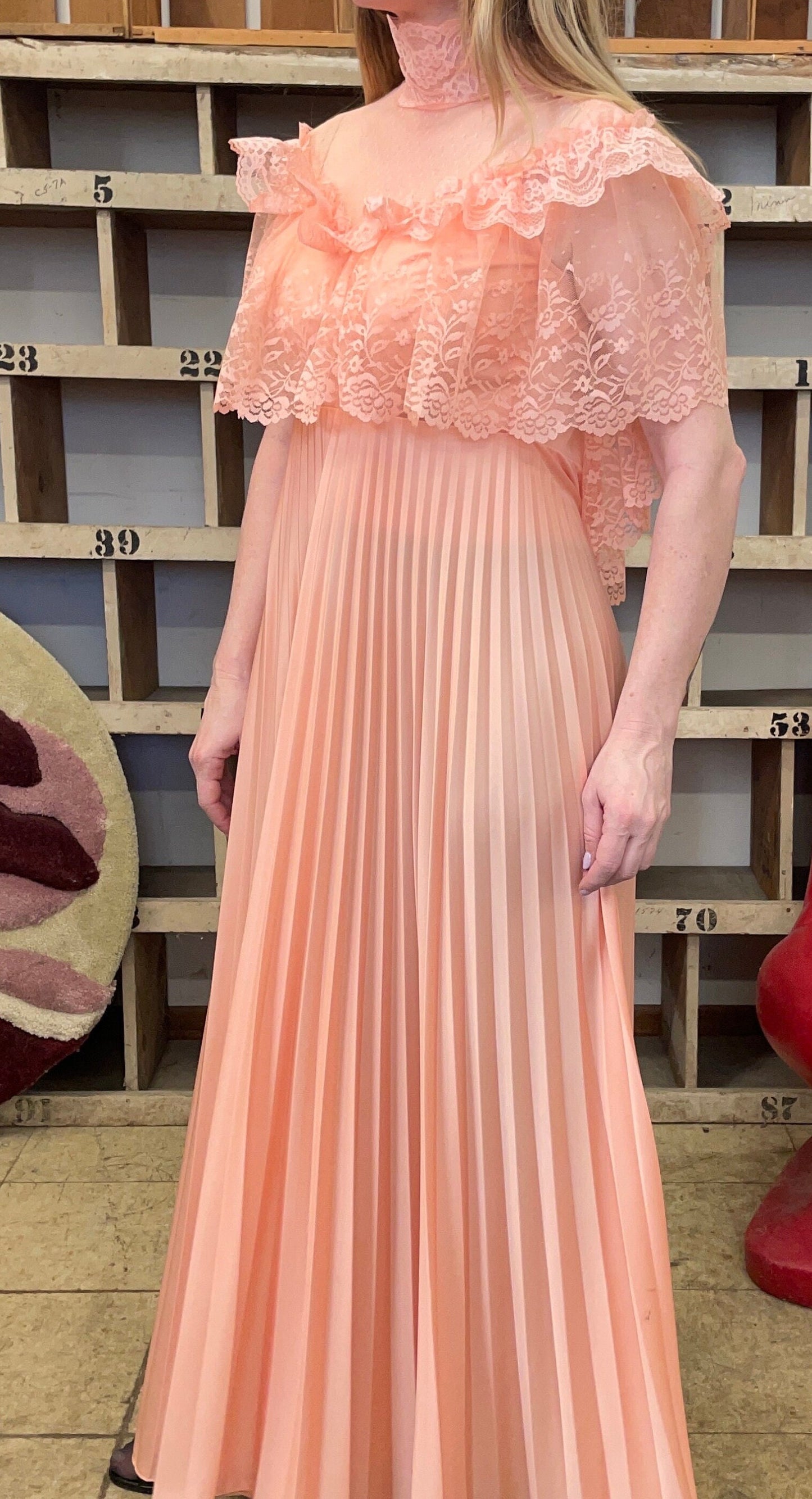 vtg 70s PINK LACE MAXI Dress // vintage pleated skirt womens small gunne sax ball gown style ethereal flowy pink pastel orange frilly dress