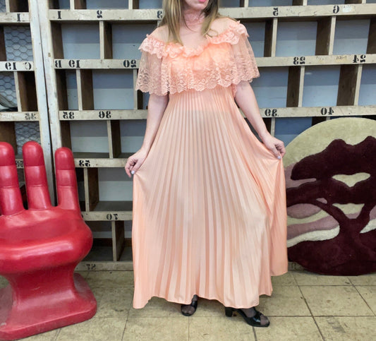 vtg 70s PINK LACE MAXI Dress // vintage pleated skirt womens small gunne sax ball gown style ethereal flowy pink pastel orange frilly dress
