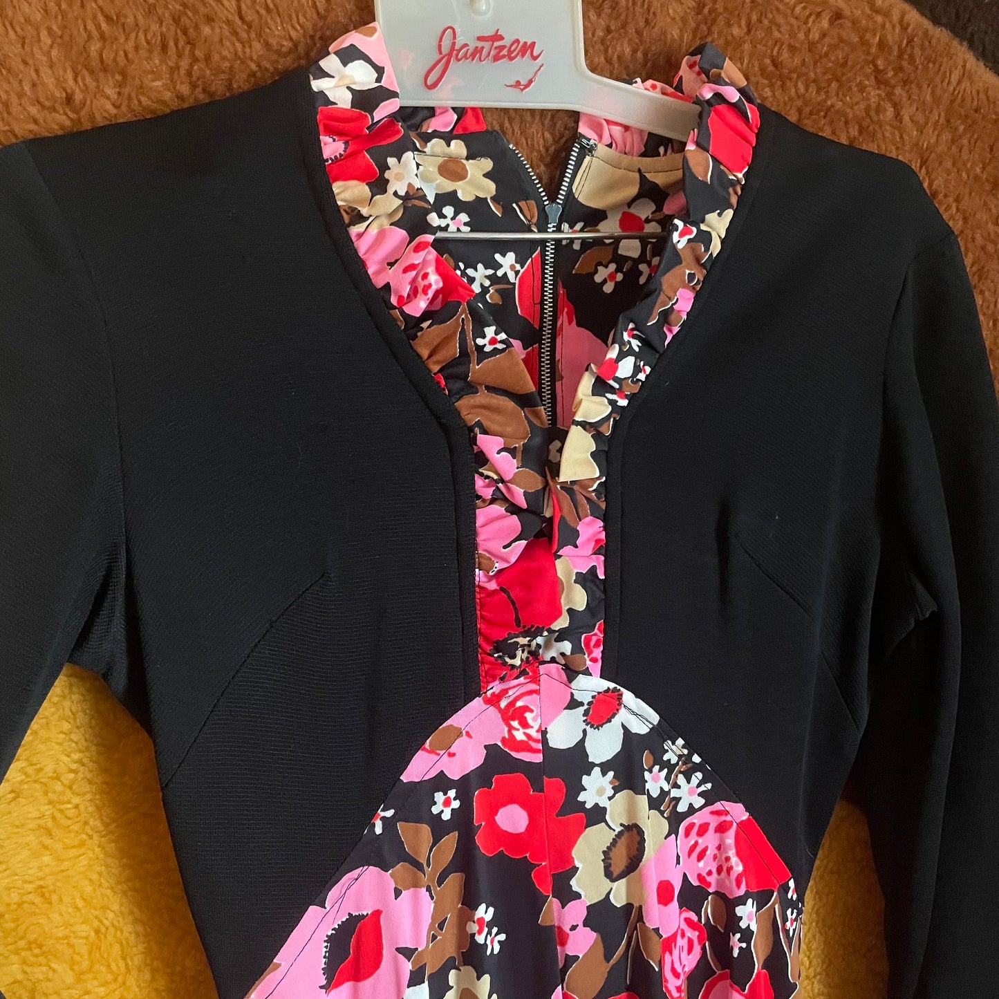 vtg 70s EMPIRE MAXI DRESS // waist black & pink floral v neck hippie retro flower power full flowy skirt fun psychedelic kitschy party gown