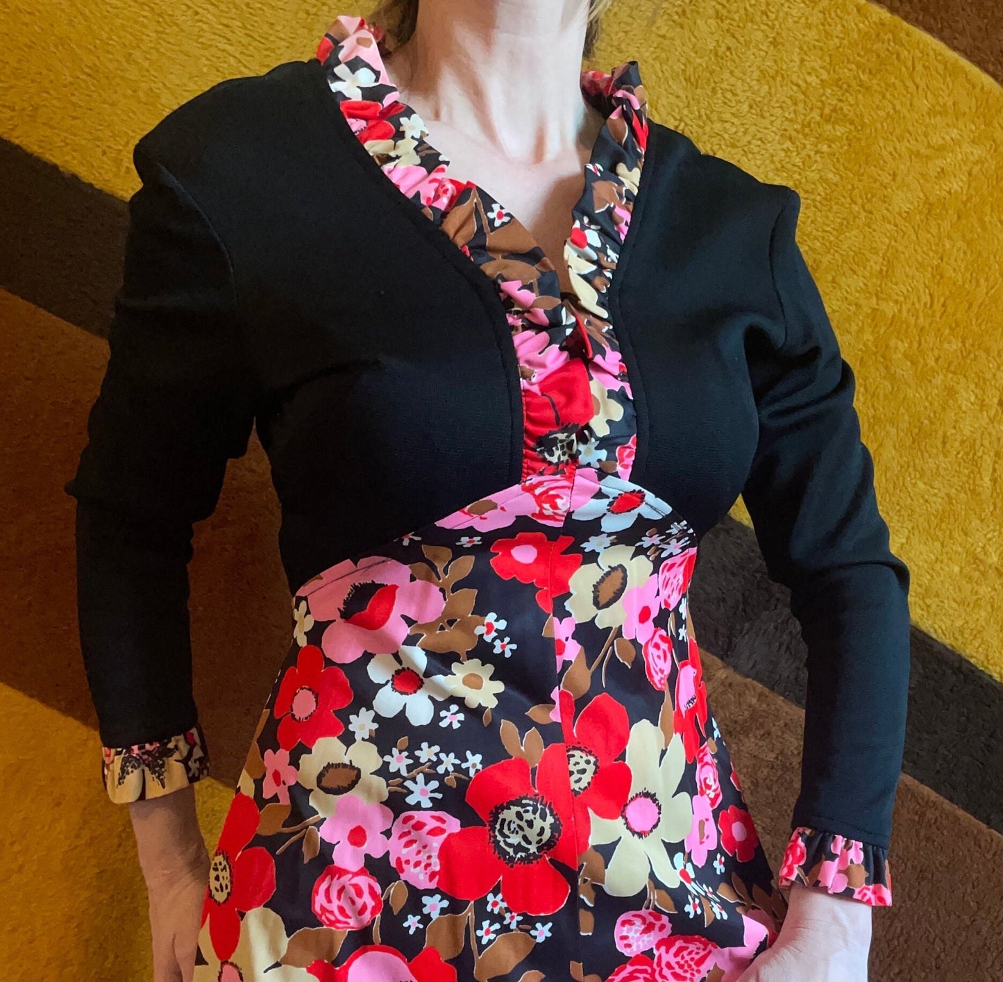 vtg 70s EMPIRE MAXI DRESS // waist black & pink floral v neck hippie retro flower power full flowy skirt fun psychedelic kitschy party gown