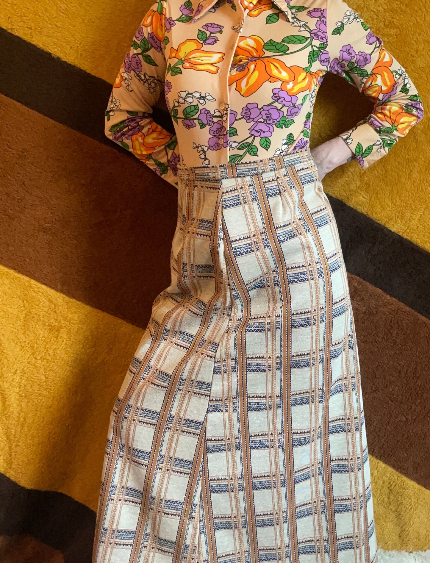 vtg 70s PLAID MAXI SKIRT / polyester neutral tones a line full length secretary style skirt preppy boho hippie era boss lady fun color style