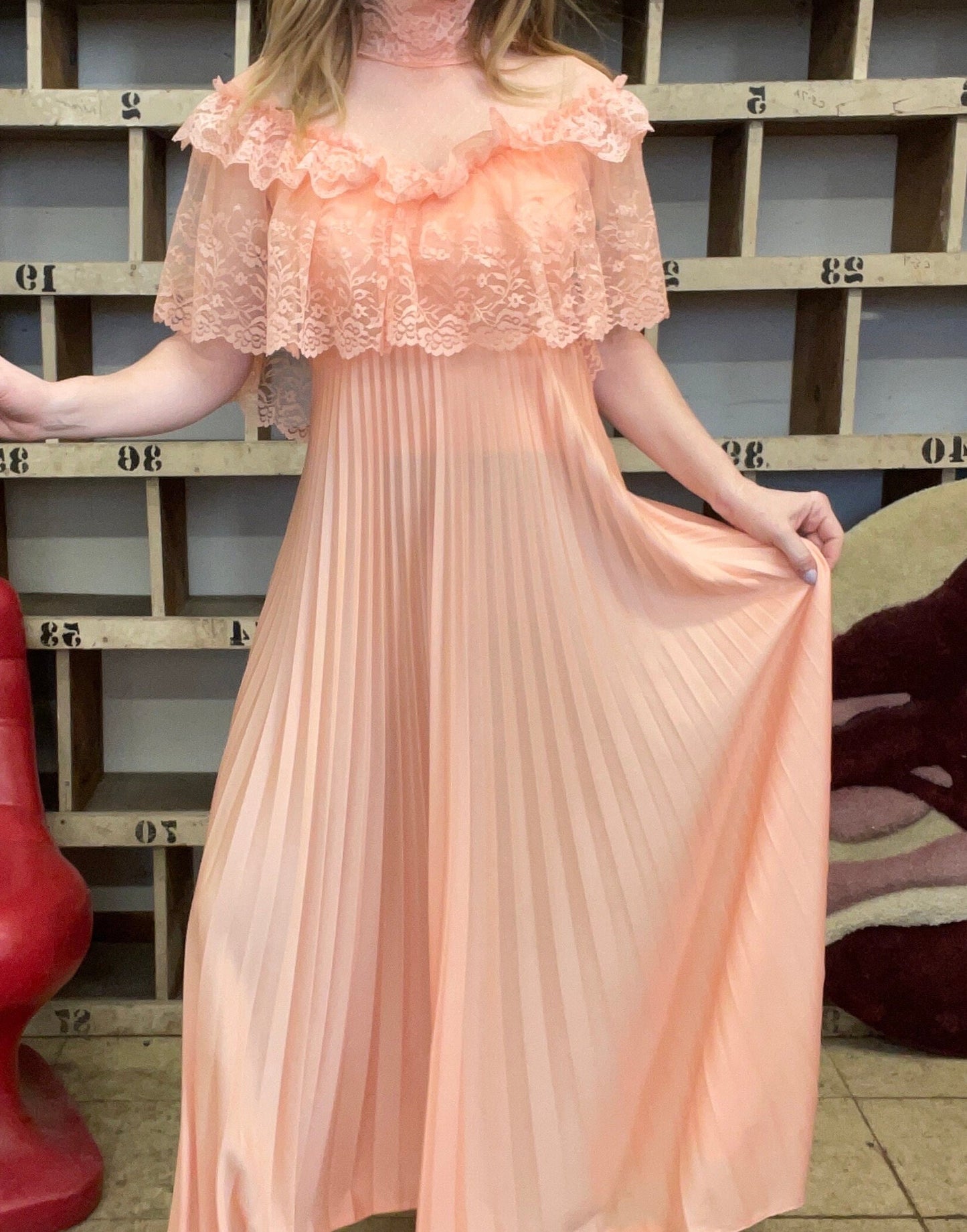 vtg 70s PINK LACE MAXI Dress // vintage pleated skirt womens small gunne sax ball gown style ethereal flowy pink pastel orange frilly dress