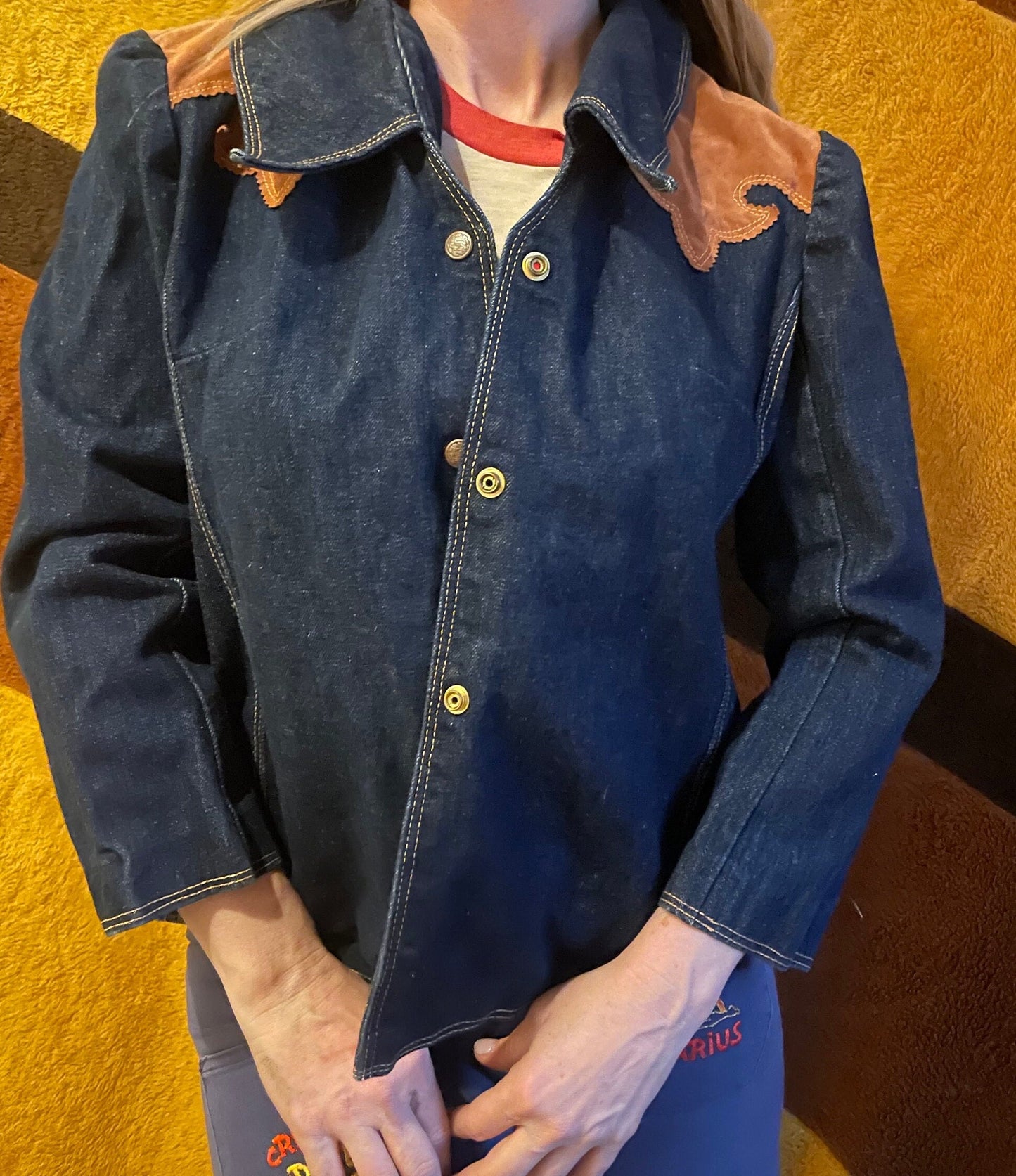 vtg 70s SUEDE WESTERN DEMIN jacket // western country style blazer brown shoulders pointy collar fitted cropped jean country pop rock star