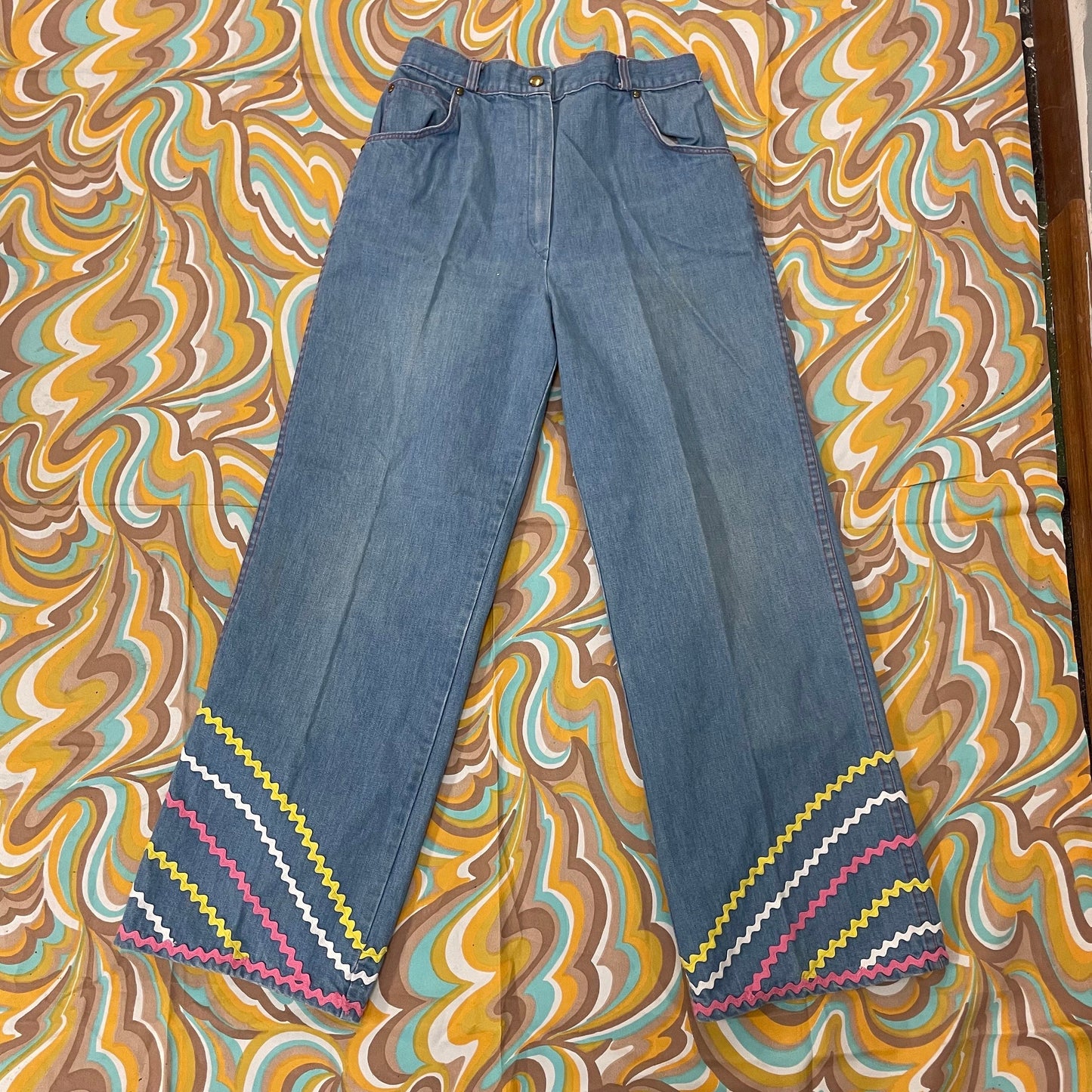 vtg 70s BELL BOTTOMS JEANS // ric rac embroidered wide leg jeans pastel spring hippie med light wash high waisted flare pants boot cut 60s
