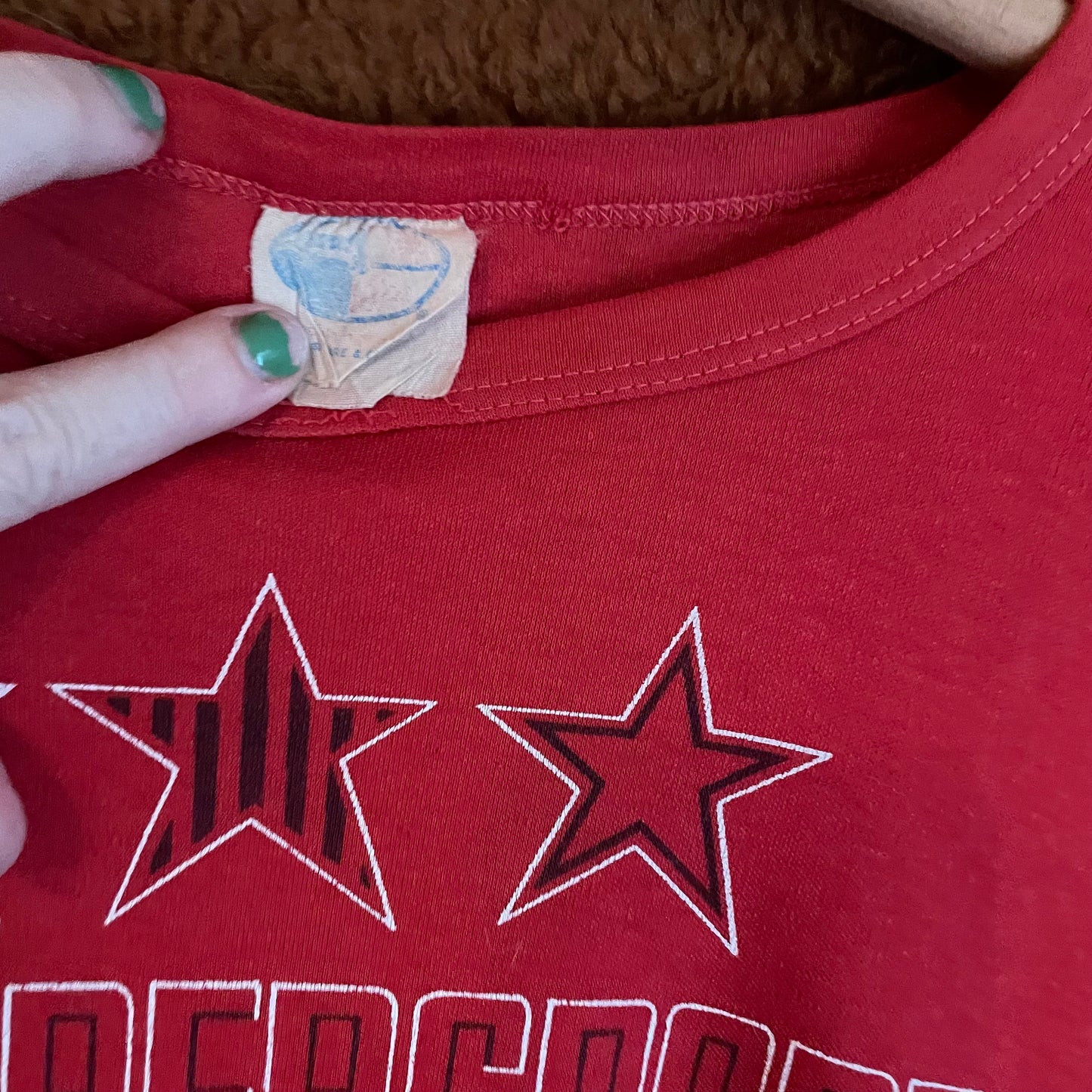 vtg 70s STAR PRINT TSHIRT // vintage paper thin pop art striped 3/4 sleeve retro graphic tee muscle car shirt red arrows stars race car top