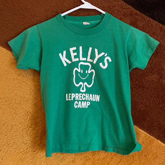vtg 80s KELLYS LEPRECHAUN CAMP shirt // vintage kids youth large green clover baby tee crop top tight femme shirt st patricks day irish