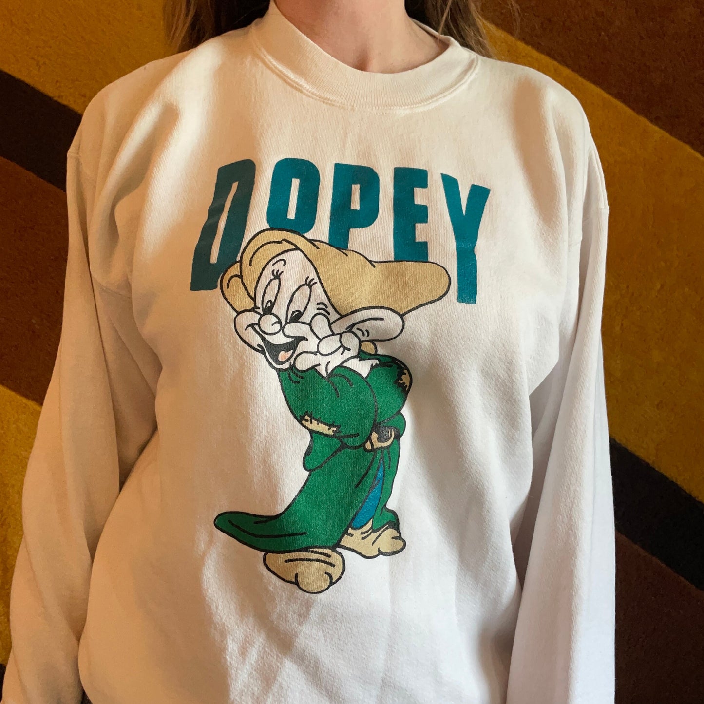 vtg 90s DISNEY DOPEY SWEATSHIRT // vintage snow white & the seven dwarfs  disney cartoon white and green baggy grunge streetwear hip hop