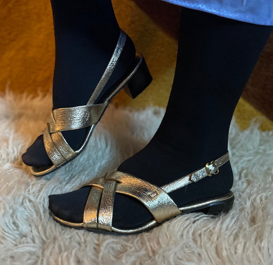 vtg 60s GOLD STRAPPY SANDALS // vintage slingback slippers sparkly gold open toe pin up mod sandals glam gold lame slip ons fancy date 70s