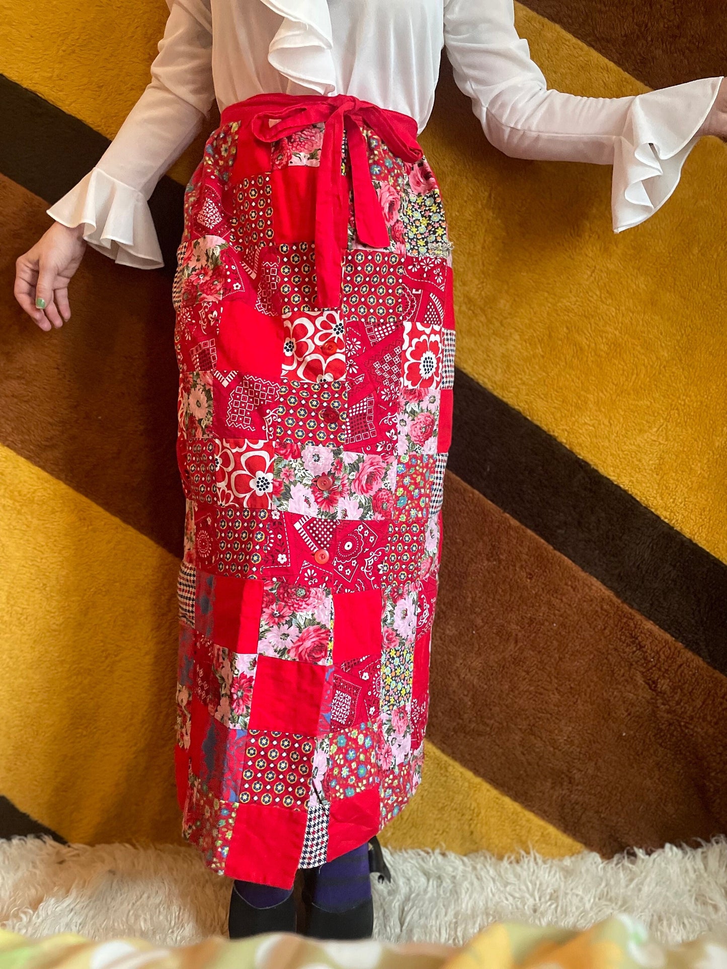 vtg 70s RED PATCHWORK SKIRT // vintage roses patterned floral square patches belted full length romantic hippie boho maxi cottage kitschy