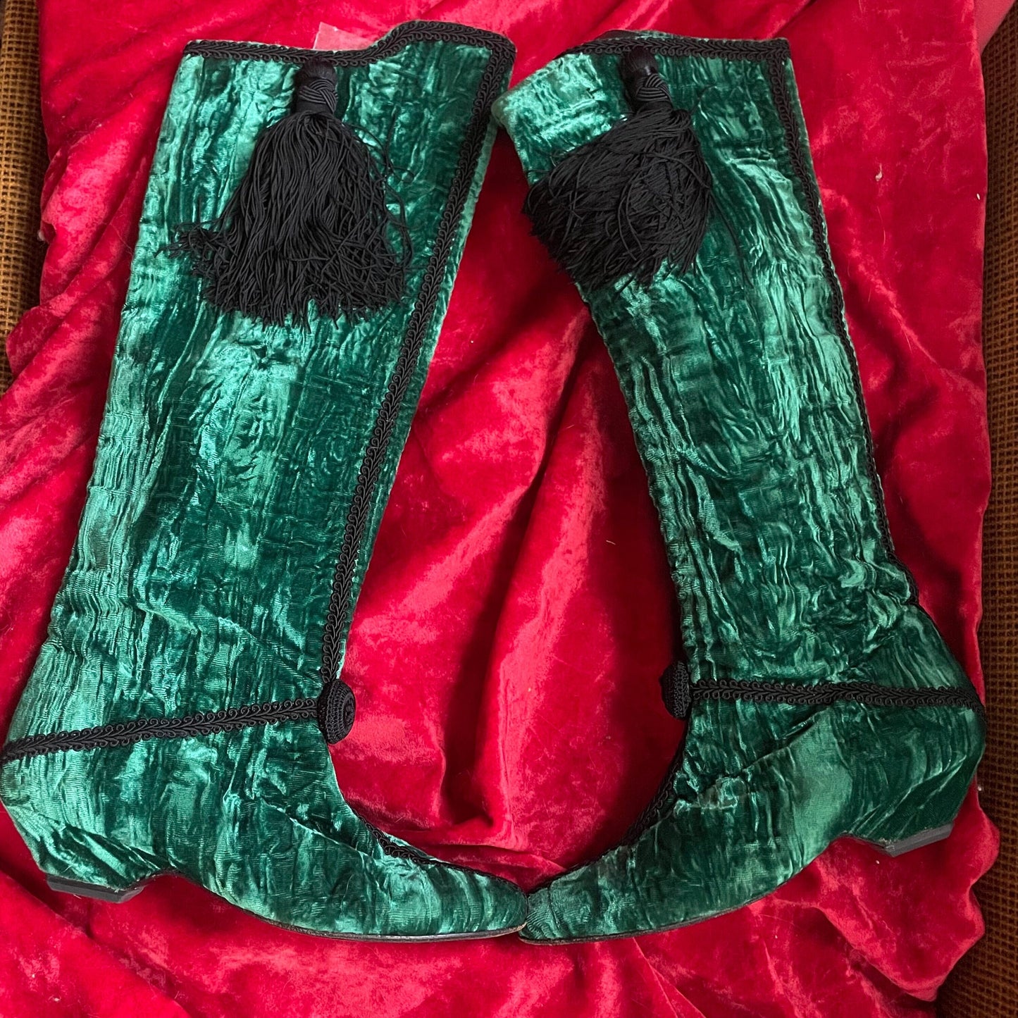 Vtg 90s GREEN VELVET FRINGE Boots // vintage pointy toe black tassel Susan Bennis Warren Edwards boots rare emerald green calf high boots