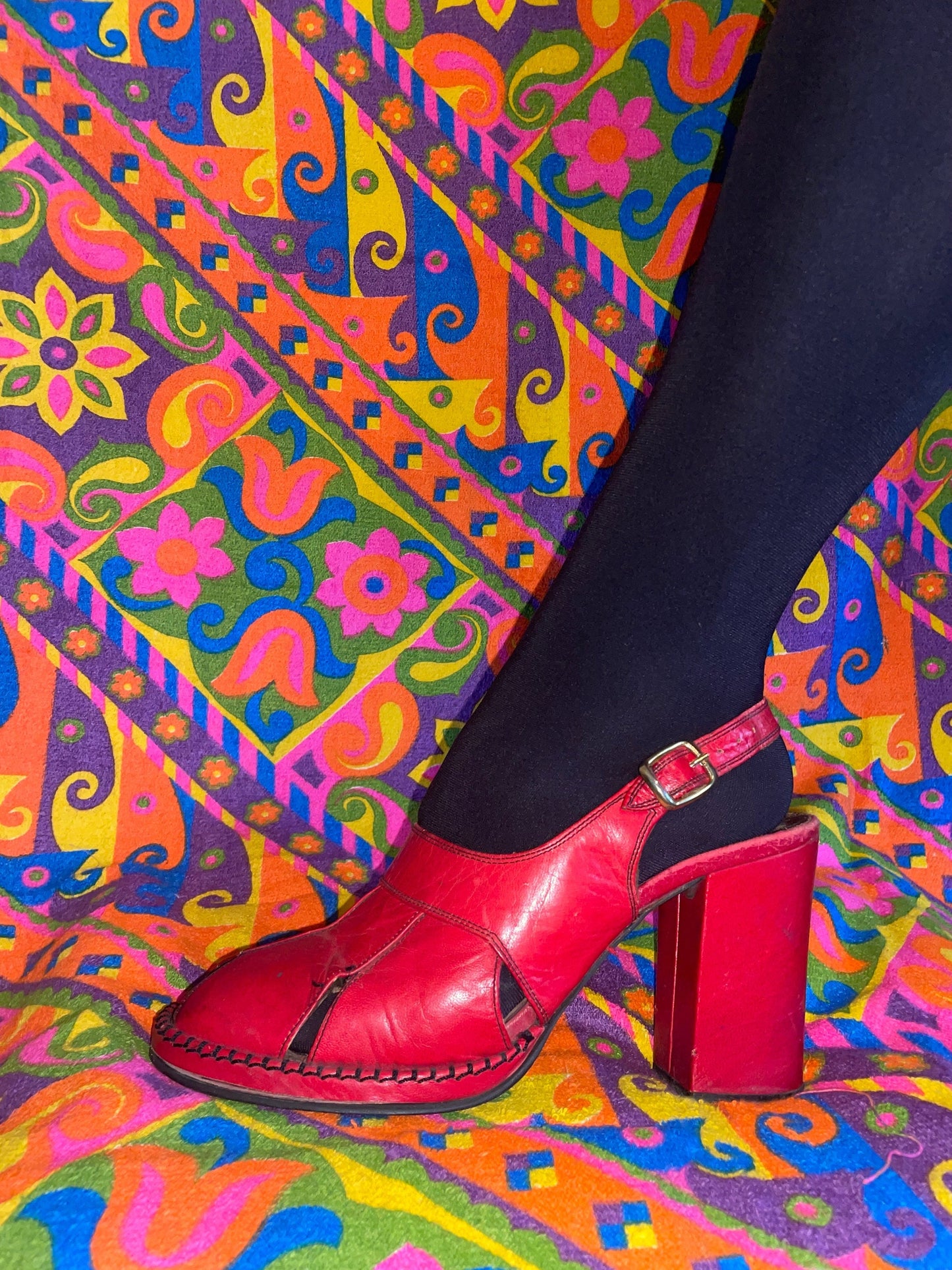 vtg 70s CHERRY RED PLATFORMS // vintage chunky pumps cut out peep toe sling back heels disco sexy dancing retro 70s stacked strappy heels