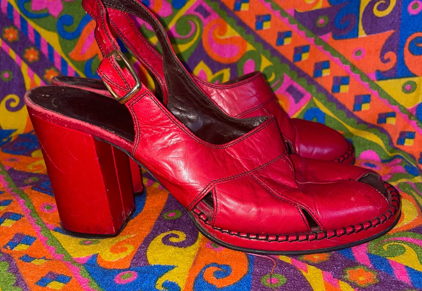 vtg 70s CHERRY RED PLATFORMS // vintage chunky pumps cut out peep toe sling back heels disco sexy dancing retro 70s stacked strappy heels