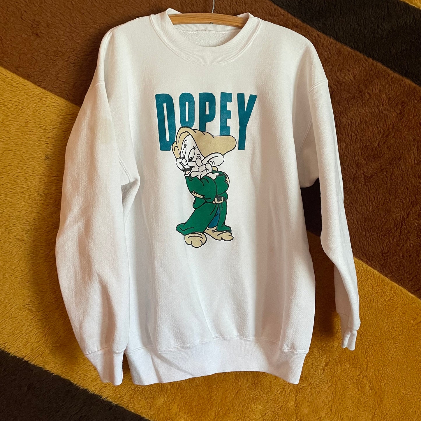 vtg 90s DISNEY DOPEY SWEATSHIRT // vintage snow white & the seven dwarfs  disney cartoon white and green baggy grunge streetwear hip hop