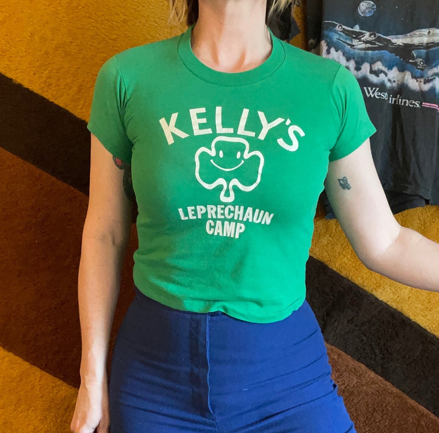 vtg 80s KELLYS LEPRECHAUN CAMP shirt // vintage kids youth large green clover baby tee crop top tight femme shirt st patricks day irish