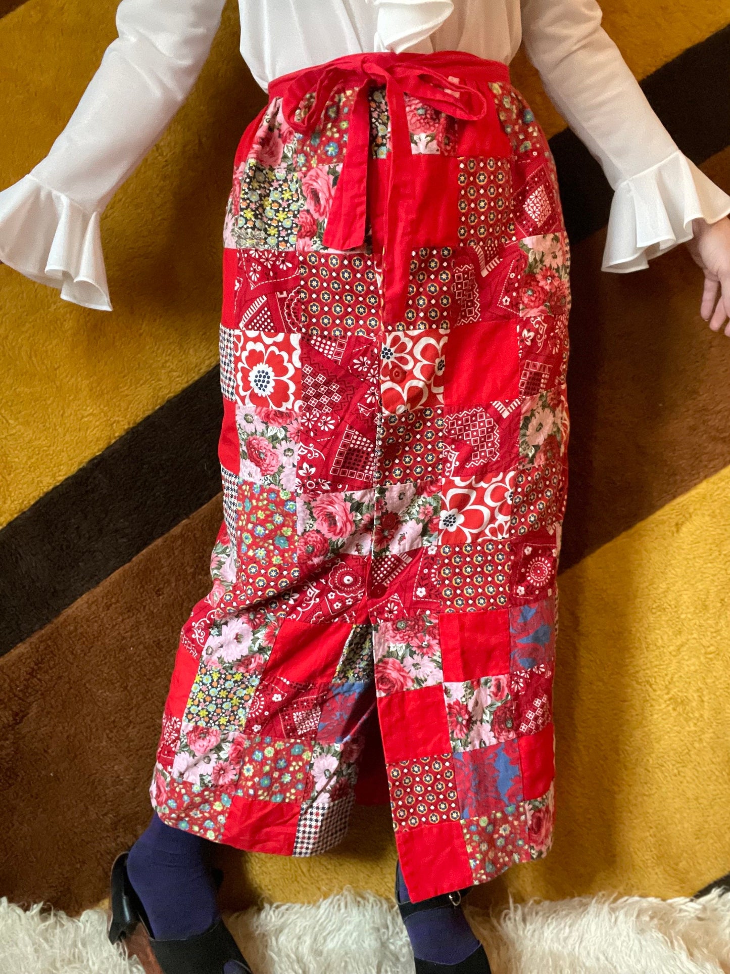 vtg 70s RED PATCHWORK SKIRT // vintage roses patterned floral square patches belted full length romantic hippie boho maxi cottage kitschy