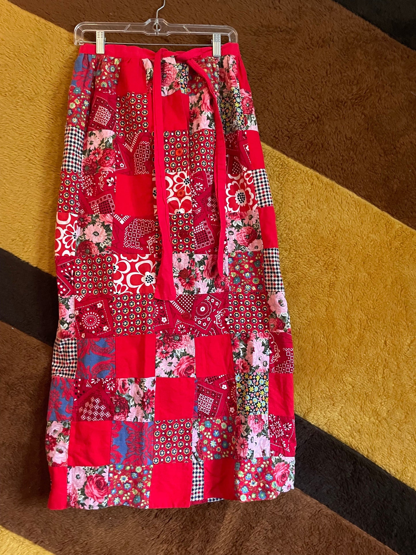 vtg 70s RED PATCHWORK SKIRT // vintage roses patterned floral square patches belted full length romantic hippie boho maxi cottage kitschy