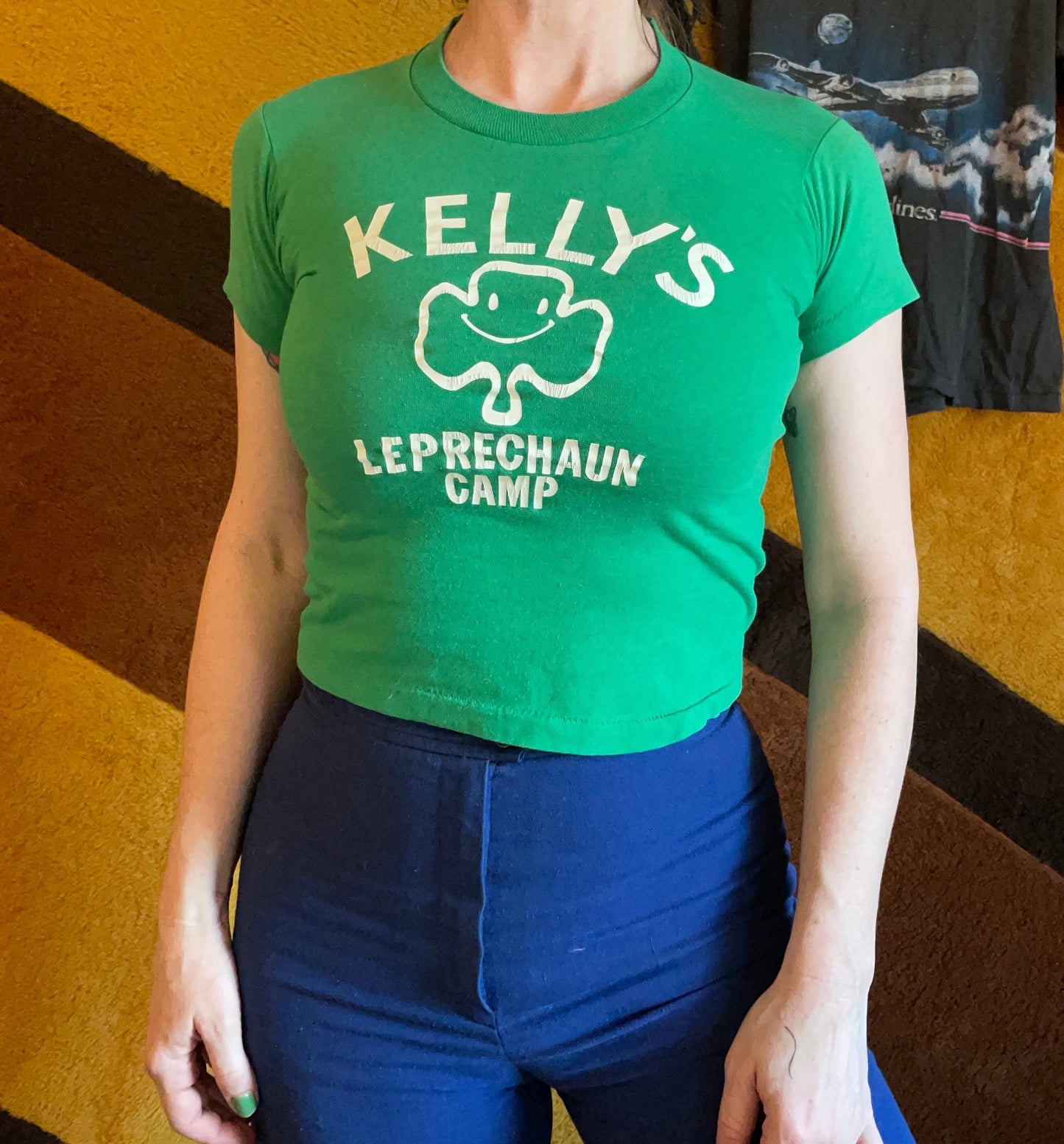 vtg 80s KELLYS LEPRECHAUN CAMP shirt // vintage kids youth large green clover baby tee crop top tight femme shirt st patricks day irish